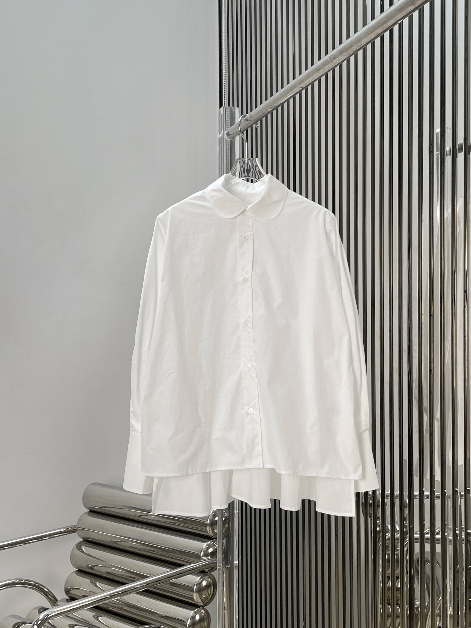 NO:885236,[Love] New style [Love]!  The latest CE 26NEW Arc de Triomphe doll collar loose long-sleeved shirt top. Size XS SML.,,shirts,19860909[爱心]新款[爱心]！最新CE 26NEW 凯旋门娃娃领宽松长袖衬衫上衣.尺码XS SML.,,shirts,,Women's clothing
