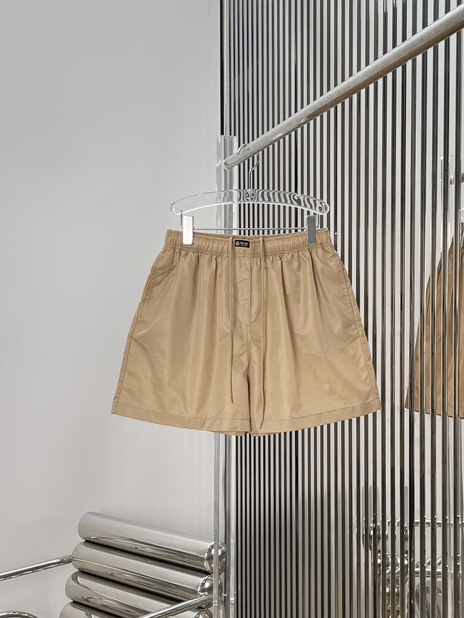 NO:885303,[Love] New style [Love]!  The latest PR 26NEW elastic waist drawstring straight casual shorts. Size XS SML.,,shorts,19860909[爱心]新款[爱心]！最新PR 26NEW 松紧腰抽绳直筒休闲短裤.尺码XS SML.,,shorts,,Women's clothing