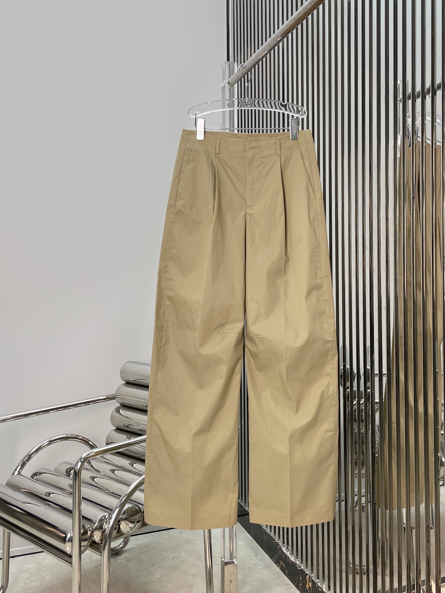 NO:886695,[Love] New style [Love]! The latest MM6 26NEW distressed casual trousers with frayed edges. Size: XS SML.,,masion margiela,19860909[爱心]新款[爱心]!最新MM6 26NEW 毛须边做旧休闲长裤.尺码:XS SML.,,masion margiela,,Women's clothing