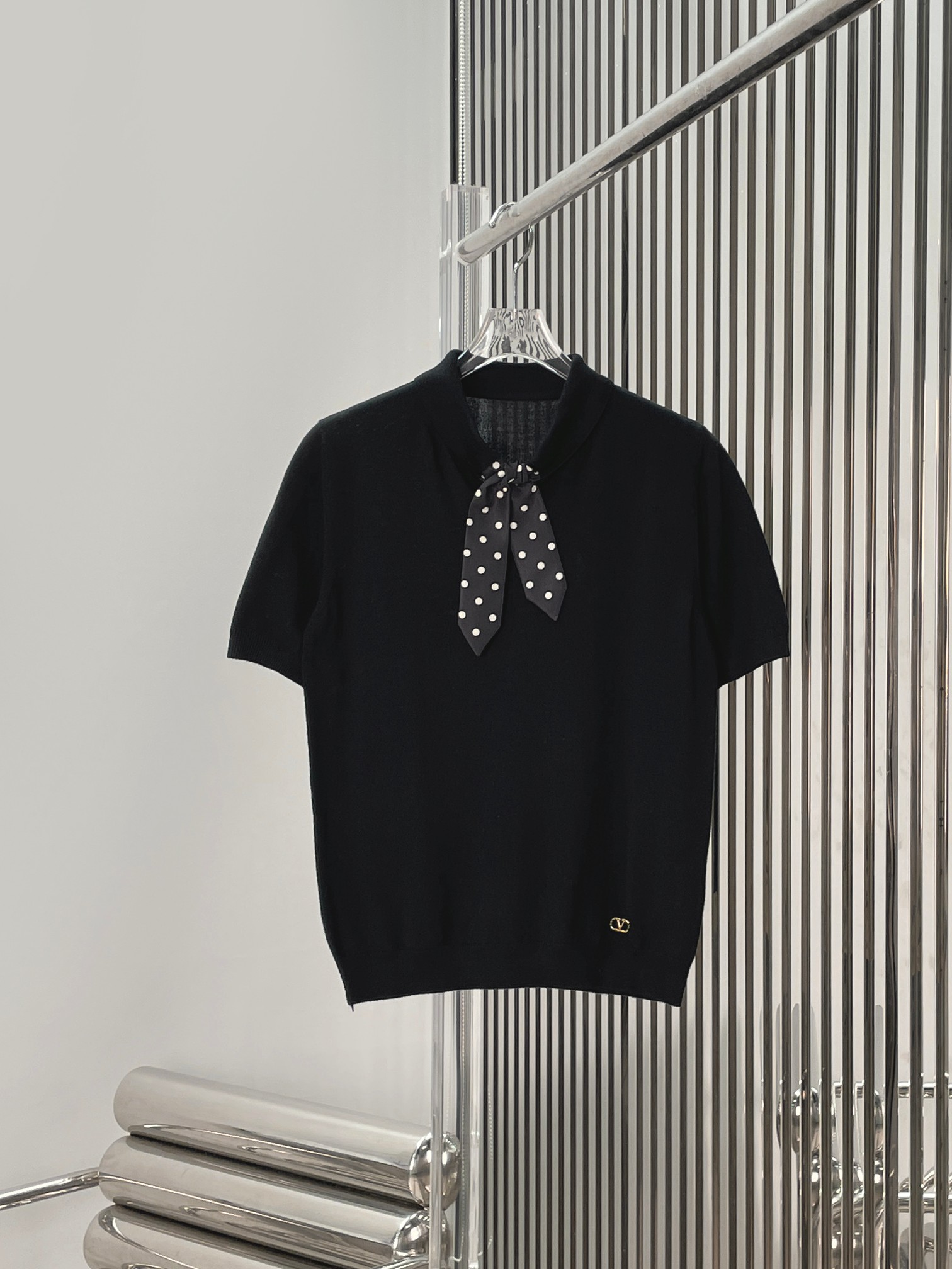 NO:886686,[Love] New style [Love]!  The latest VA 26NEW polka dot tie design short-sleeved knitted top. Size SML.,,T-shirt,ties,19860909[爱心]新款[爱心]！最新VA 26NEW 波点领带设计短袖针织上衣.尺码SML.,,T-shirt,ties,,Women's clothing