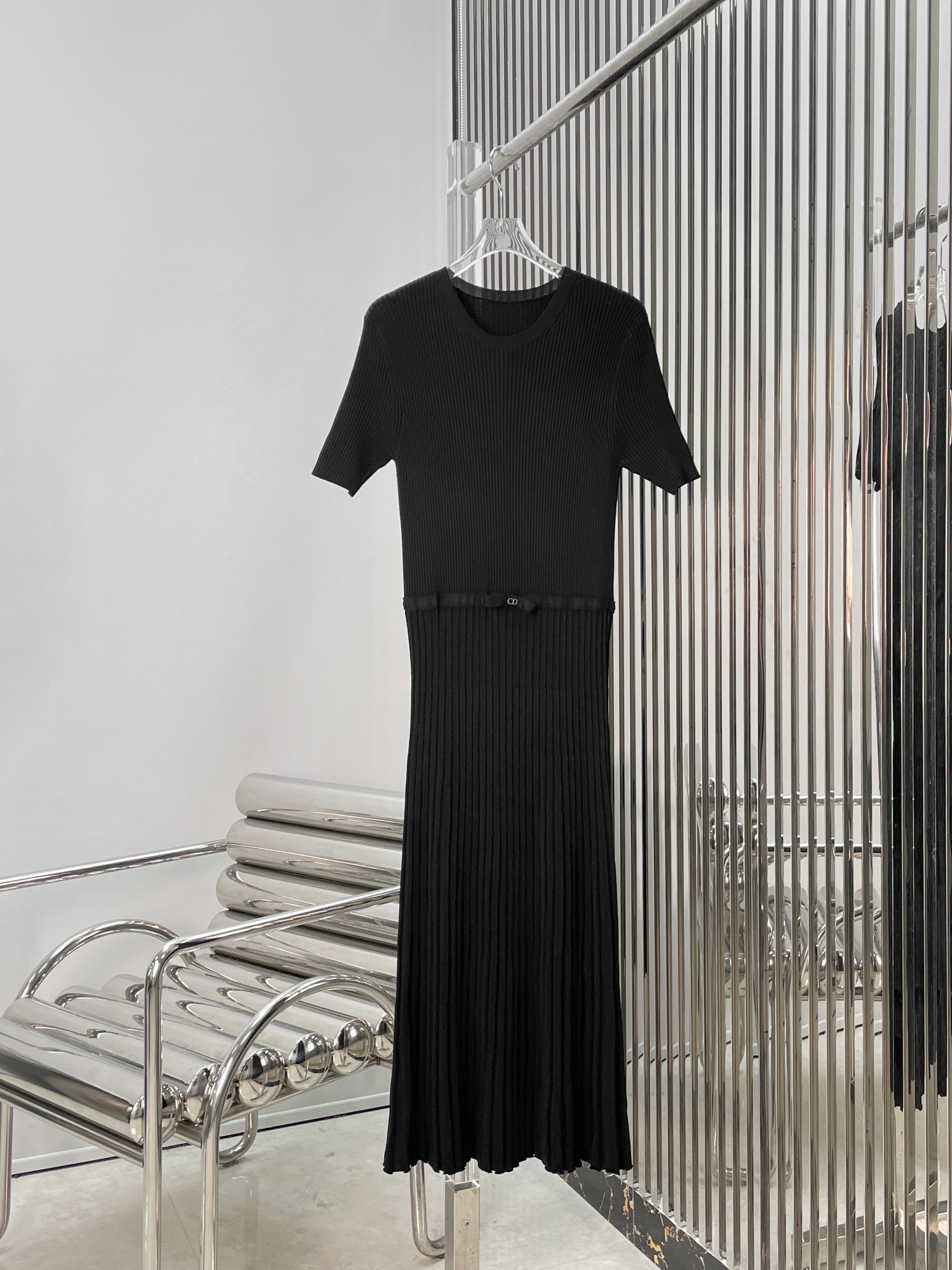 NO:890535,[Love] New style [Love]!  The latest D 26NEW elegant pit pleated hem knitted dress. Size SML.,,skirts,19860909[爱心]新款[爱心]！最新D 26NEW 气质坑条百褶下摆针织连衣裙.尺码SML.,,skirts,,Women's clothing