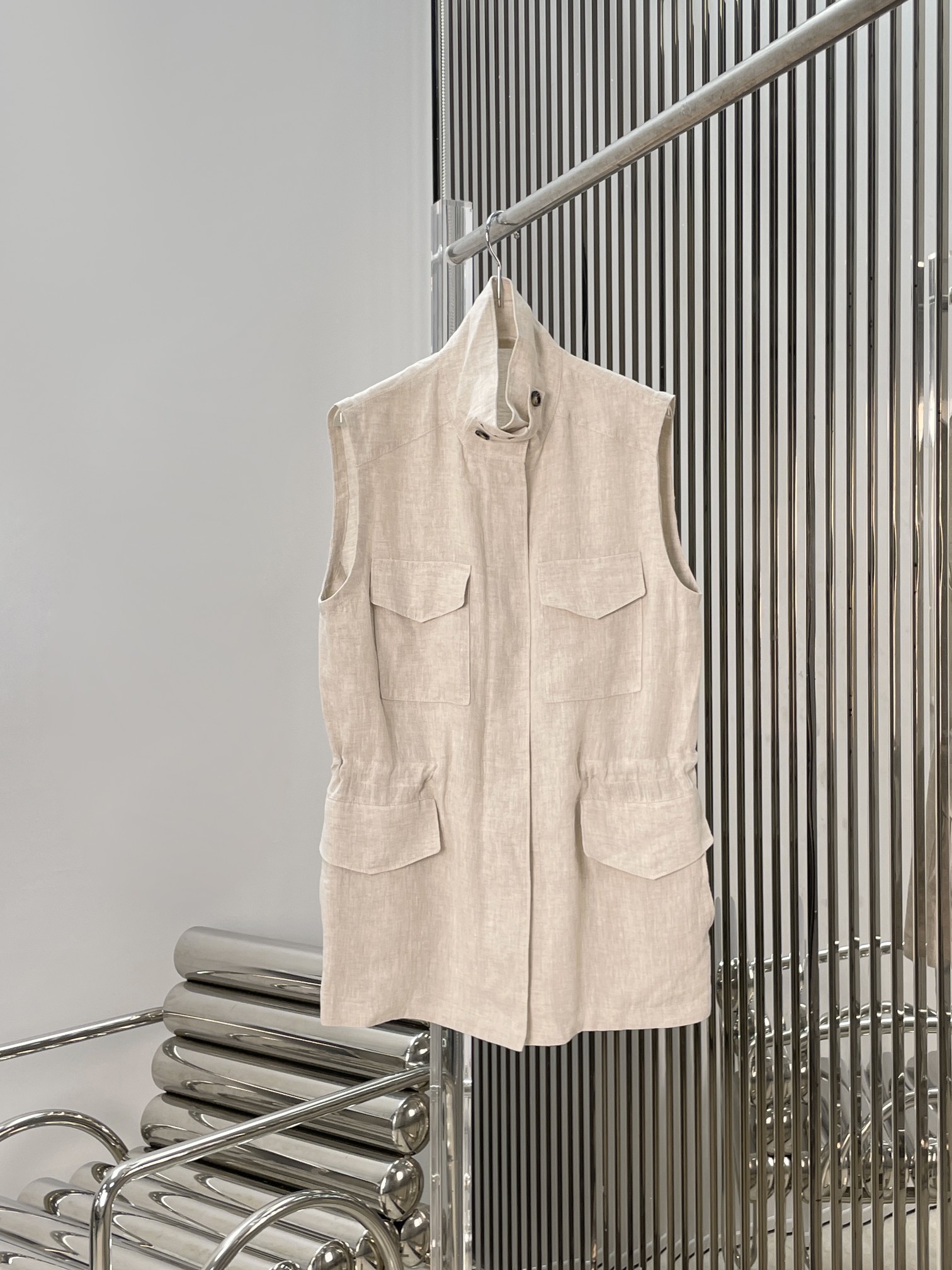 NO:891320,[Love] New style [Love]!  The latest LP 26NEW linen multi-pocket stand collar workwear casual vest top. Size: XS SML.,, loro piana,19860909[爱心]新款[爱心]！最新LP 26NEW 亚麻多口袋立领工装休闲马甲上衣.尺码:XS SML.,,loro piana,,Women's clothing
