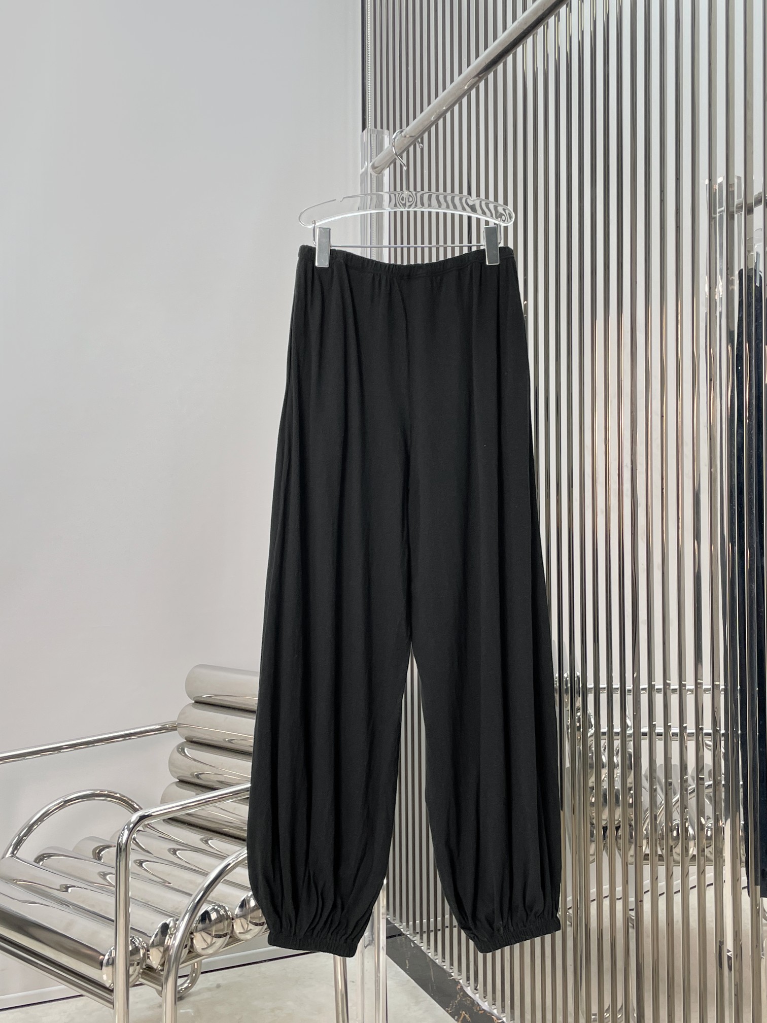 NO:892023,[Love] New style [Love]!  The latest THE ROW 26NEW thin casual bloomers with leggings. Size XS SML,,19860909[爱心]新款[爱心]！最新THE ROW 26NEW 薄款束脚设计休闲灯笼裤.尺码XS SML,,,Women's clothing