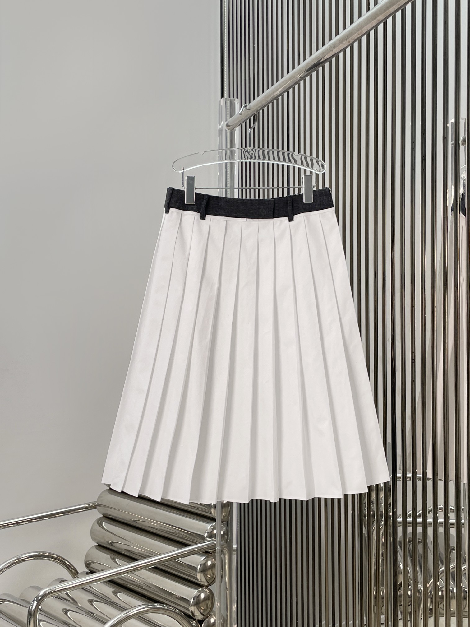 NO:892032,[Love] New style [Love]!  The latest PR 26NEW preppy pleated mid-length A-line skirt. Size XS SML.,,skirts,19860909[爱心]新款[爱心]！最新PR 26NEW 学院风百褶中长款A字半身裙.尺码XS SML.,,skirts,,Women's clothing