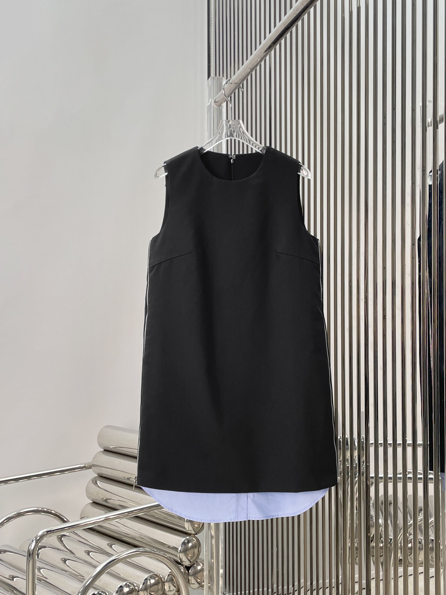 NO:892629,[Love] New style [Love]! The latest AW 26NEW side zipper straight sleeveless vest dress. Size XS SML.,,skirts,19860909[爱心]新款[爱心]!最新AW 26NEW 侧拉链直筒无袖背心连衣裙.尺码XS SML.,,skirts,,Women's clothing