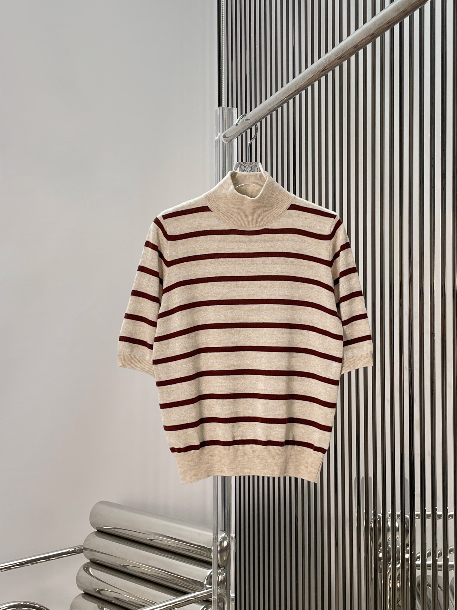 NO:892657,[Love] New style [Love]!  The latest BC 26NEW old money style color-blocked striped high-neck five-quarter sleeve knitted top. Size SML.,,19860909[爱心]新款[爱心]！最新BC 26NEW 老钱风拼色条纹高领五分袖针织上衣.尺码SML.,,,Women's clothing