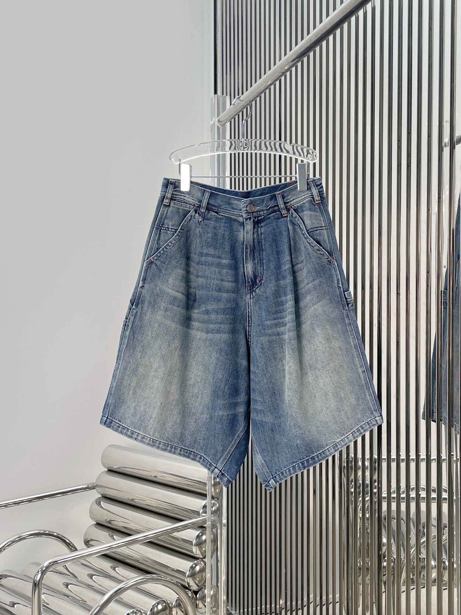 NO:893192,[Love] New style [Love]!  The latest R13 26NEW American retro distressed denim wide-leg trousers. Size XS SML.,,19860909[爱心]新款[爱心]！最新R13 26NEW 美式复古做旧牛仔阔腿五分裤.尺码XS SML.,,,Women's clothing