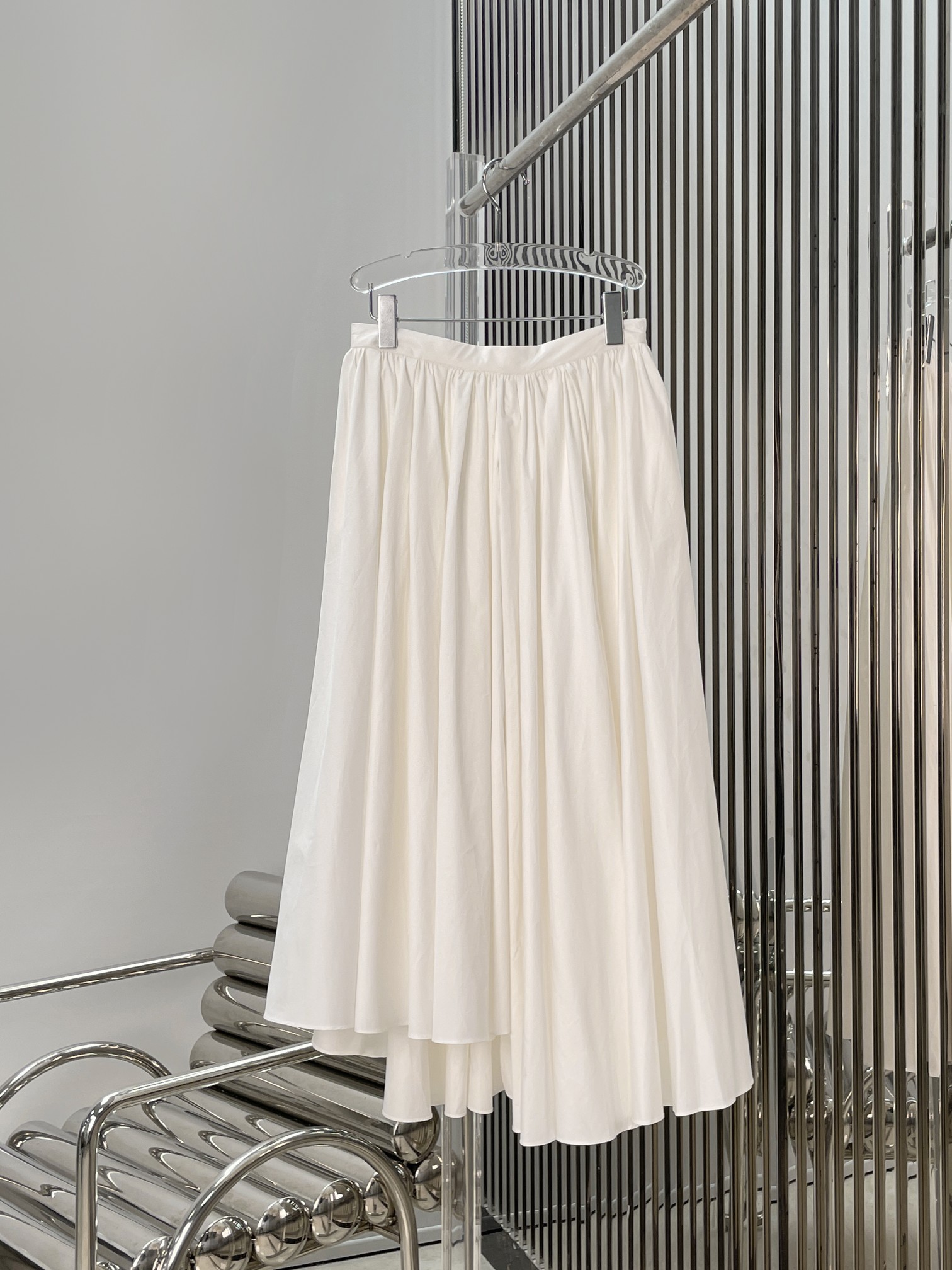 NO:893174,[Love] New style [Love]!  The latest SP 26NEW irregular hem temperament skirt. Size XS SML.,,skirts,19860909[爱心]新款[爱心]！最新SP 26NEW 不规则裙摆气质半身裙.尺码XS SML.,,skirts,,Women's clothing