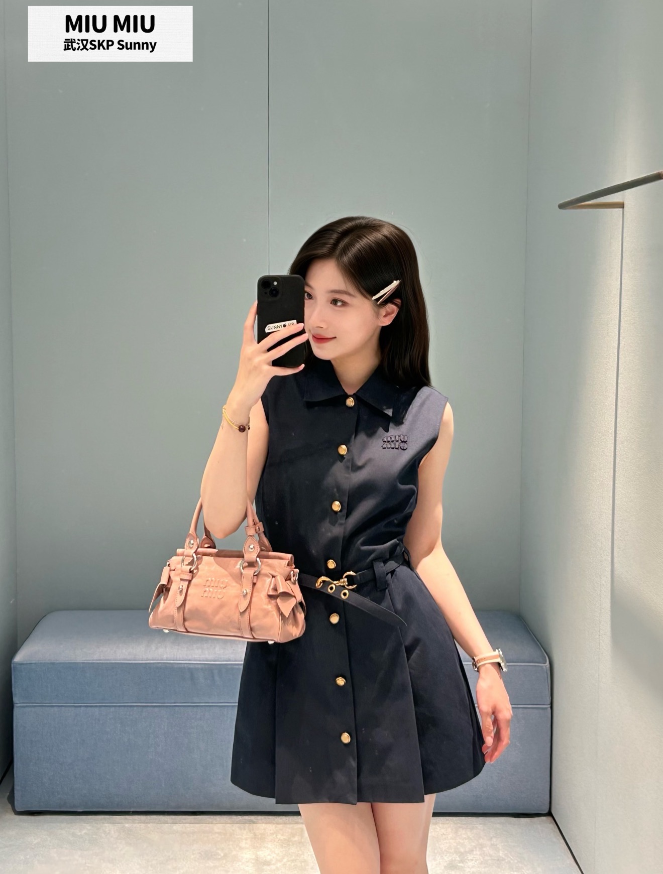 NO:907884,[Love] New style [Love]! The latest MIU 26NEW letter logo patch gold buckle belt dress. Size XS SML.,,miumiu,skirts,19860909[爱心]新款[爱心]!最新MIU 26NEW 字母徽标贴饰金扣腰带连衣裙.尺码XS SML.,,miumiu,skirts,,Women's clothing