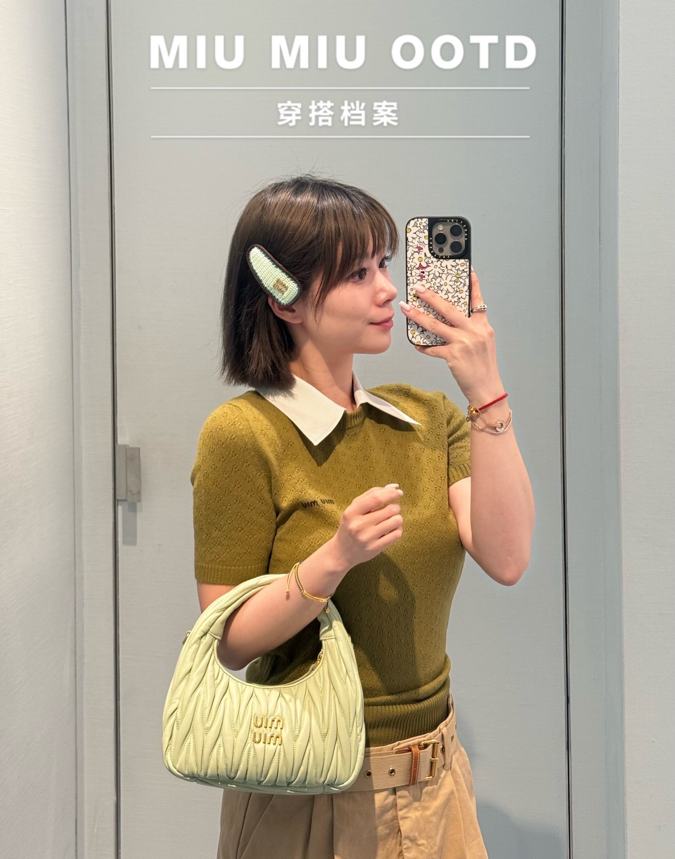 NO:907866,[Love] New style [Love]! The latest MIU 26NEW fake two-piece lapel hollow short-sleeved top. Size SML.,,miumiu,T-shirt,19860909[爱心]新款[爱心]!最新MIU 26NEW 假两件翻领镂空短袖上衣.尺码SML.,,miumiu,T-shirt,,Women's clothing