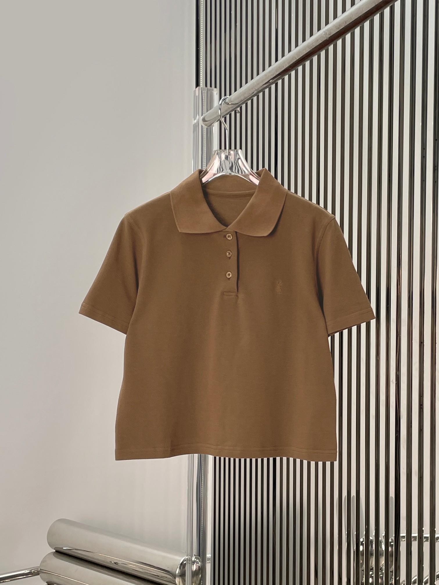 NO:909956,[Love] New style [Love]!  The latest SLP 26NEW Maillard style short-sleeved polo shirt. Size SML., loro piana, T-shirt,19860909[爱心]新款[爱心]！最新SLP 26NEW 美拉德气质短袖polo衫上衣.尺码SML.,,loro piana,T-shirt,,Women's clothing