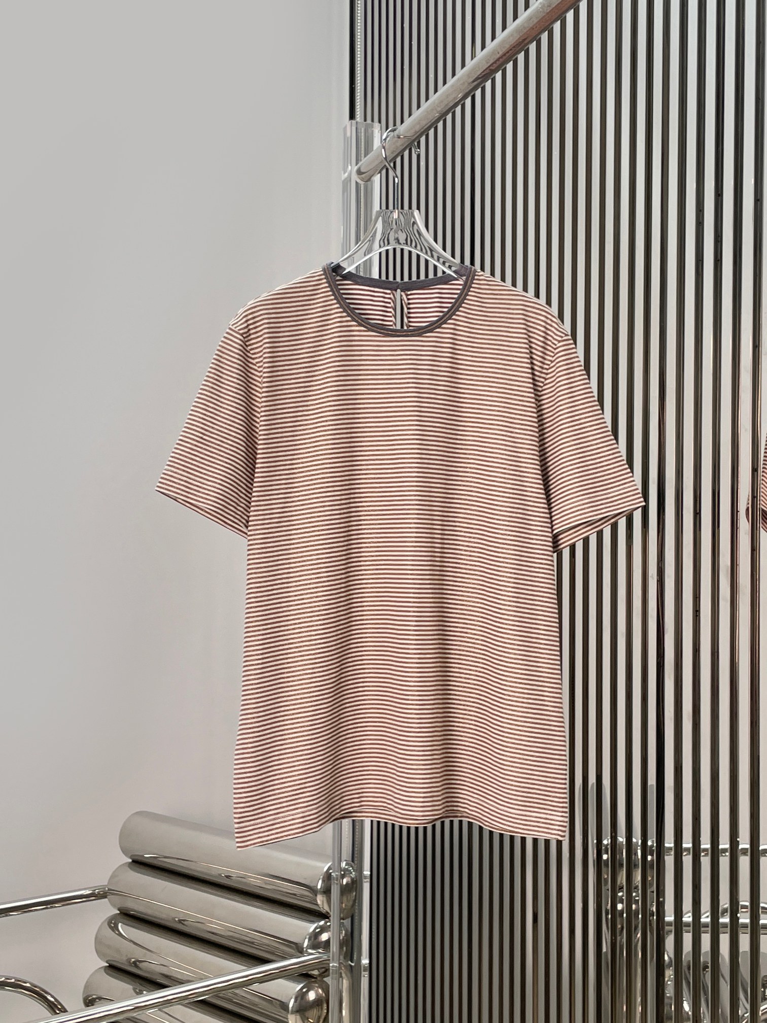 NO:909344,[Love] New style [Love]!  The latest BC 26NEW pinstripe bead chain trimmed short-sleeved T-shirt. Size XS SML.,,T-shirt,tees,t-shirt,19860909[爱心]新款[爱心]！最新BC 26NEW 细条纹珠链边饰短袖T恤.尺码XS SML.,,T-shirt,tees，t-shirt,,Women's clothing