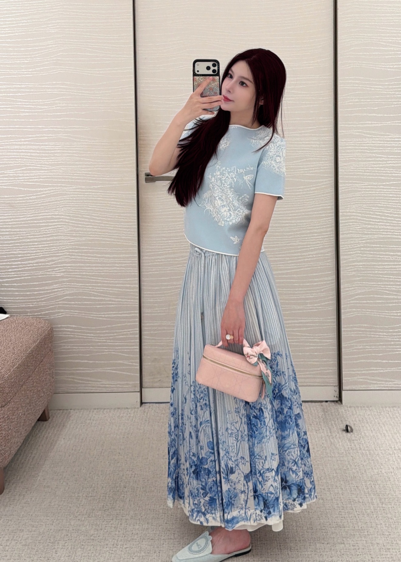 NO:909364,[Love] New style [Love]!  The latest D 26NEW blue and white floral short-sleeved round neck top. Size SML.,,T-shirt,19860909[爱心]新款[爱心]！最新D 26NEW 蓝白花卉气质短袖圆领上衣.尺码SML.,,T-shirt,,Women's clothing