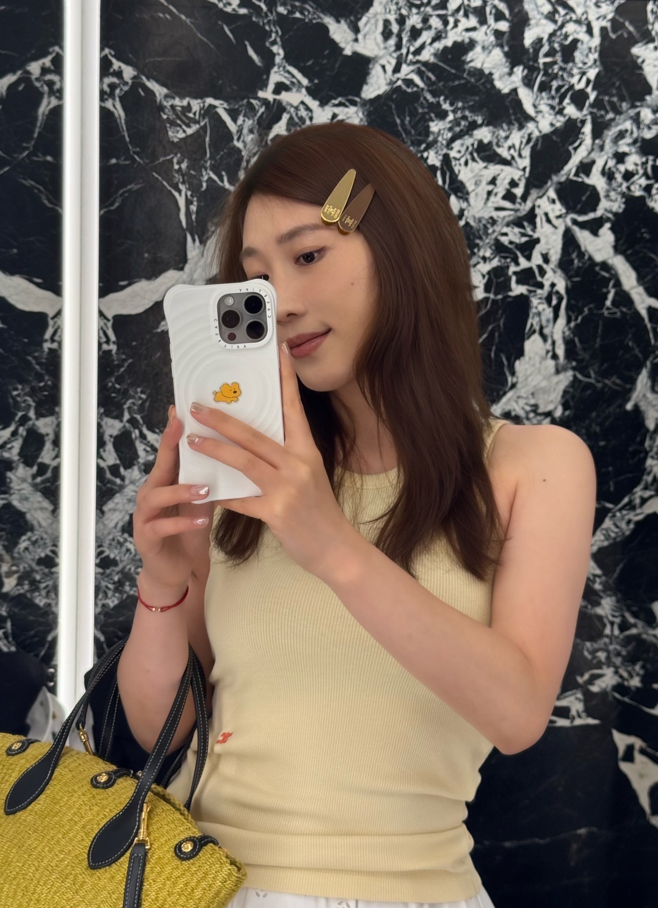 NO:910608,[Love] New style [Love]!  The latest CE 26NEW Arc de Triomphe letter printed slim fit sleeveless vest. Color apricot, black. Size XS SML.,,19860909[爱心]新款[爱心]！最新CE 26NEW 凯旋门字母印花修身无袖背心.颜色杏、黑.尺码XS SML.,,,Women's clothing