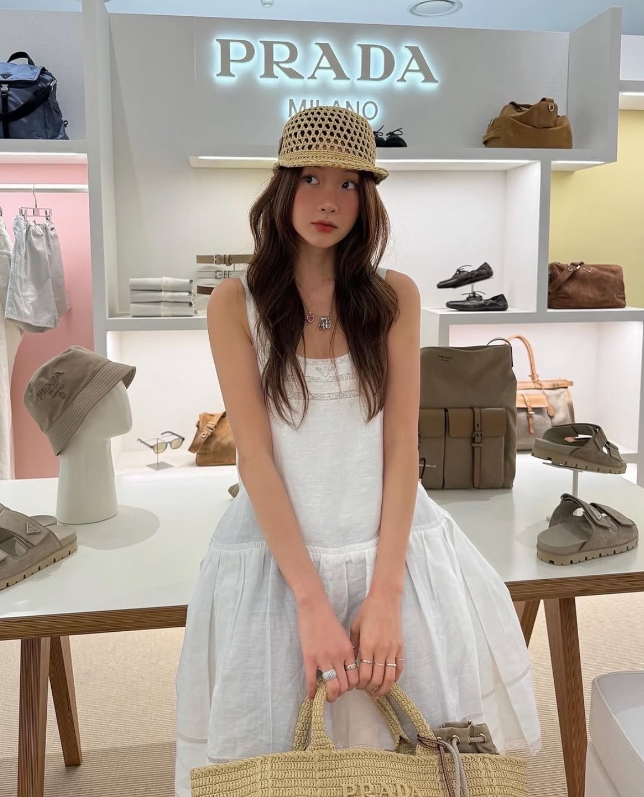 NO:911443,[Love] New style [Love]!  Latest PR 26NEW lace gentle pleated suspender dress. Size XS SML.,,skirts,19860909[爱心]新款[爱心]！最新PR 26NEW 蕾丝花边温柔褶皱吊带连衣裙.尺码XS SML.,,skirts,,Women's clothing