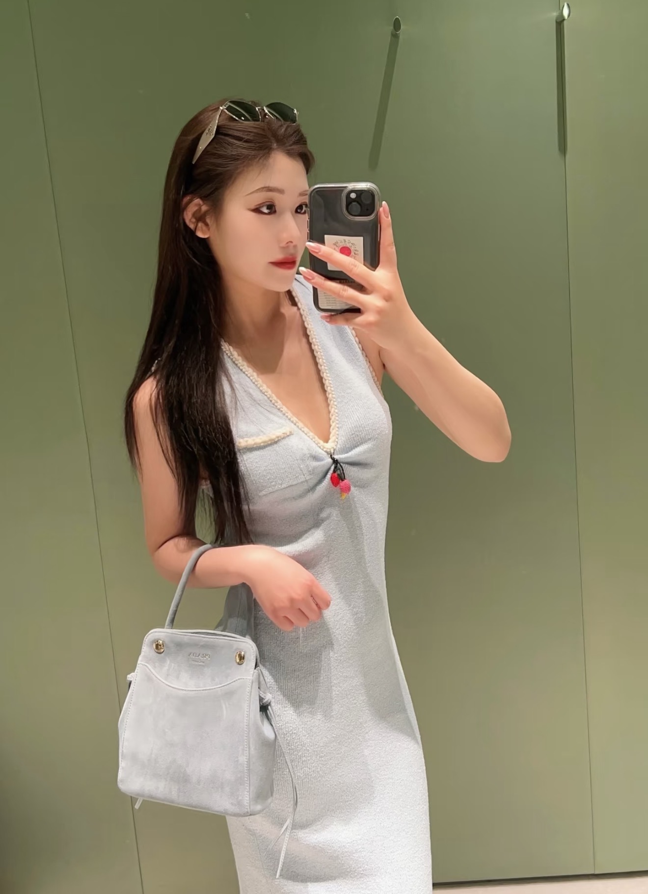 NO:931297,[Love] New style [Love]!  The latest PR 26NEW woven pendant V-neck sleeveless knitted dress. Size SML.,,skirts,19860909[爱心]新款[爱心]！最新PR 26NEW 编织挂坠V领无袖针织连衣裙.尺码SML.,,skirts,,Women's clothing