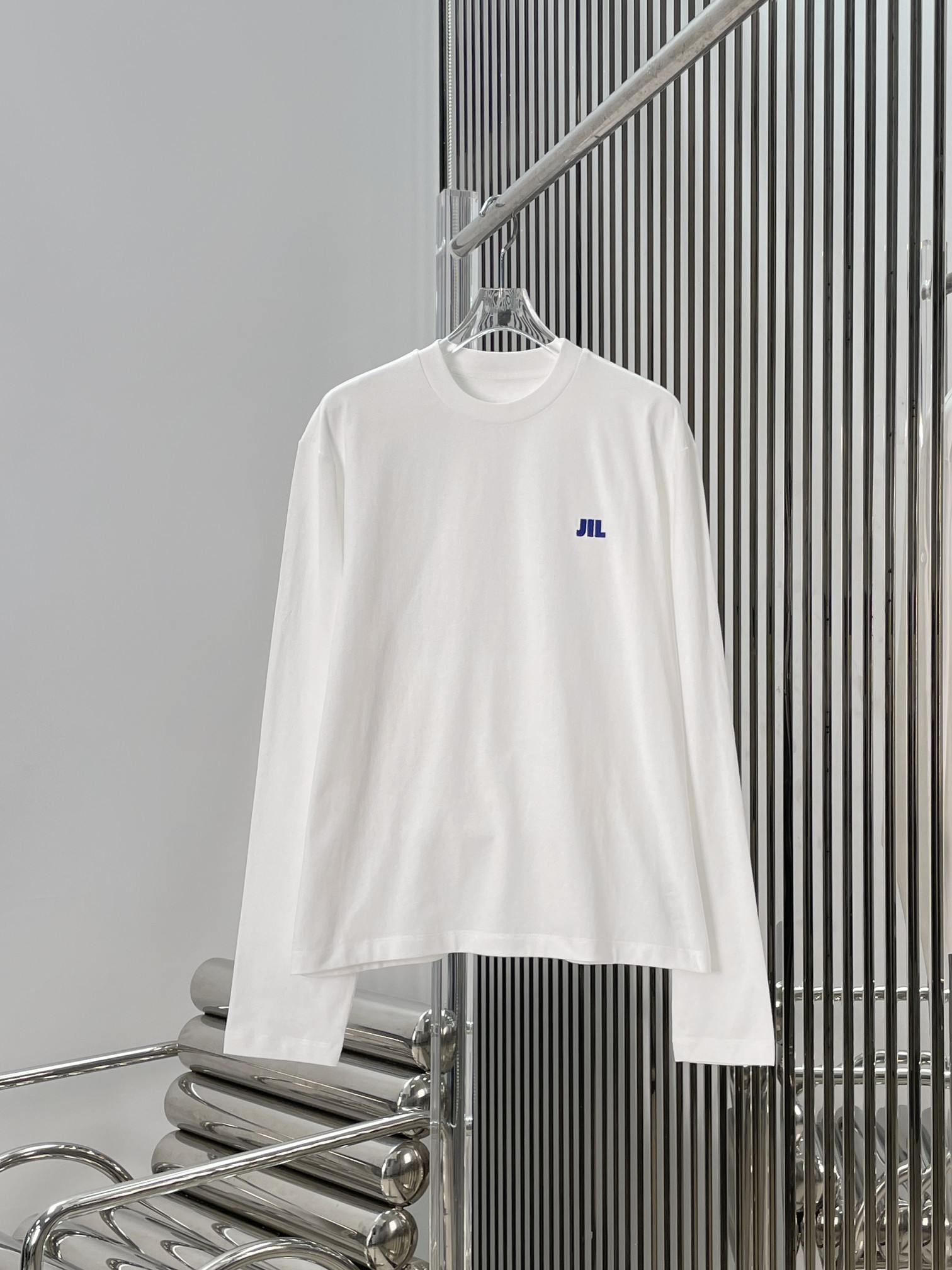 NO:931272,[Love] New style [Love]!  The latest JIL 26NEW embroidered logo round neck long-sleeved T-shirt top. Size: XS SML.!  ,,jil sander,tees,t-shirt,19860909[爱心]新款[爱心]！最新JIL 26NEW 刺绣logo圆领长袖T恤上衣.尺码:XS SML.！,,jil sander,tees，t-shirt,,Women's clothing