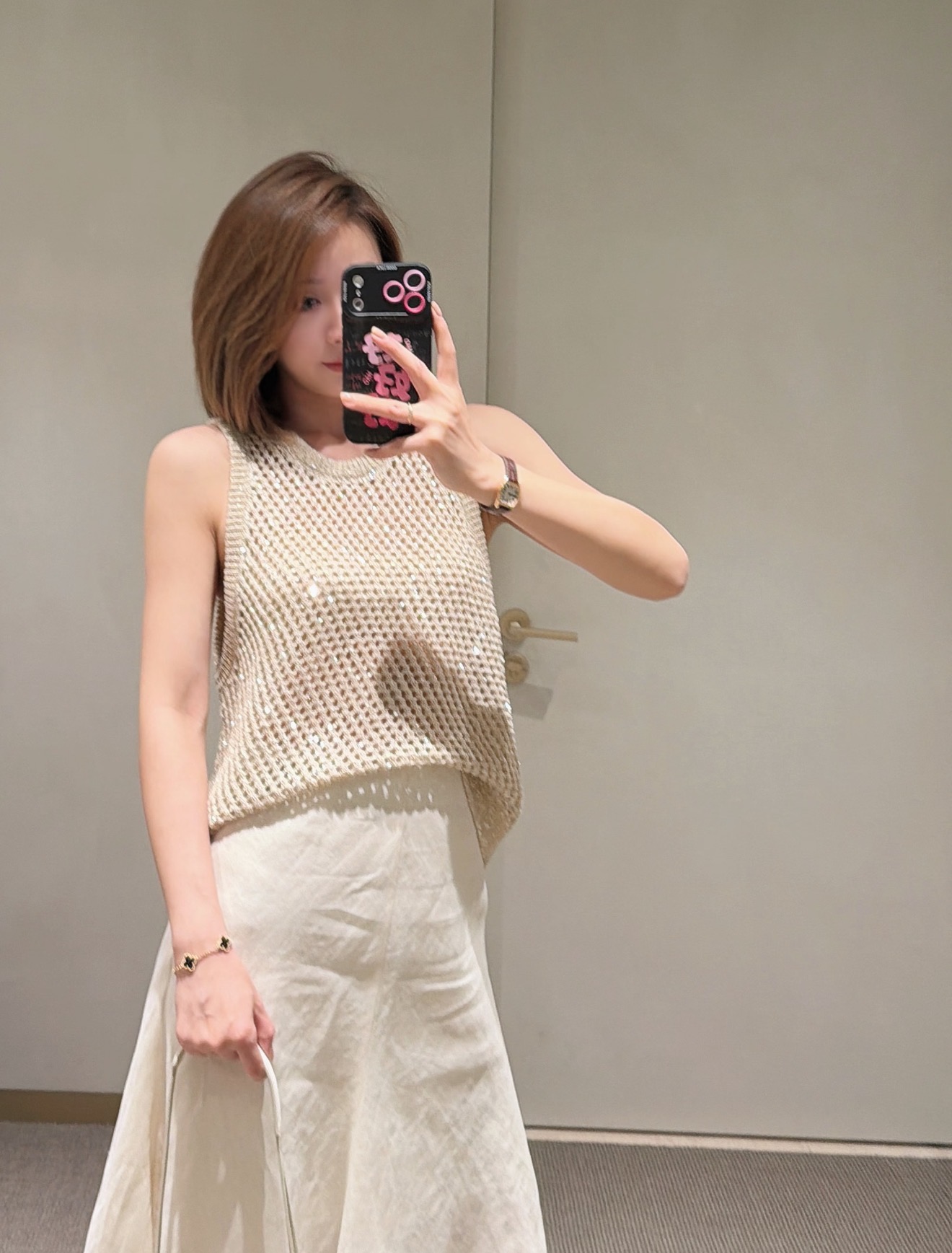 NO:926842,[Love] New style [Love]!  The latest BC 26NEW glittering sequined hollow vest and tube top two-piece set, vest + tube top. Size SML.,,19860909[爱心]新款[爱心]！最新BC 26NEW 闪烁亮片镂空背心抹胸两件套,背心+抹胸.尺码SML.,,,Women's clothing