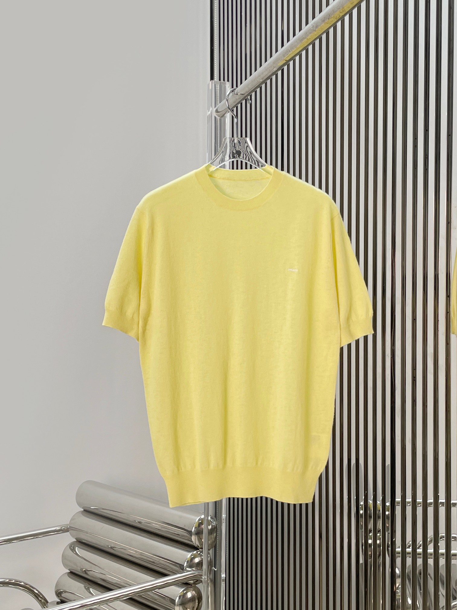 NO:929435,[Love] New style [Love]!  The latest PR 26NEW simple and versatile round neck knitted short-sleeved top. Size SML.,,T-shirt,19860909[爱心]新款[爱心]！最新PR 26NEW 简约百搭圆领针织短袖上衣.尺码SML.,,T-shirt,,Women's clothing