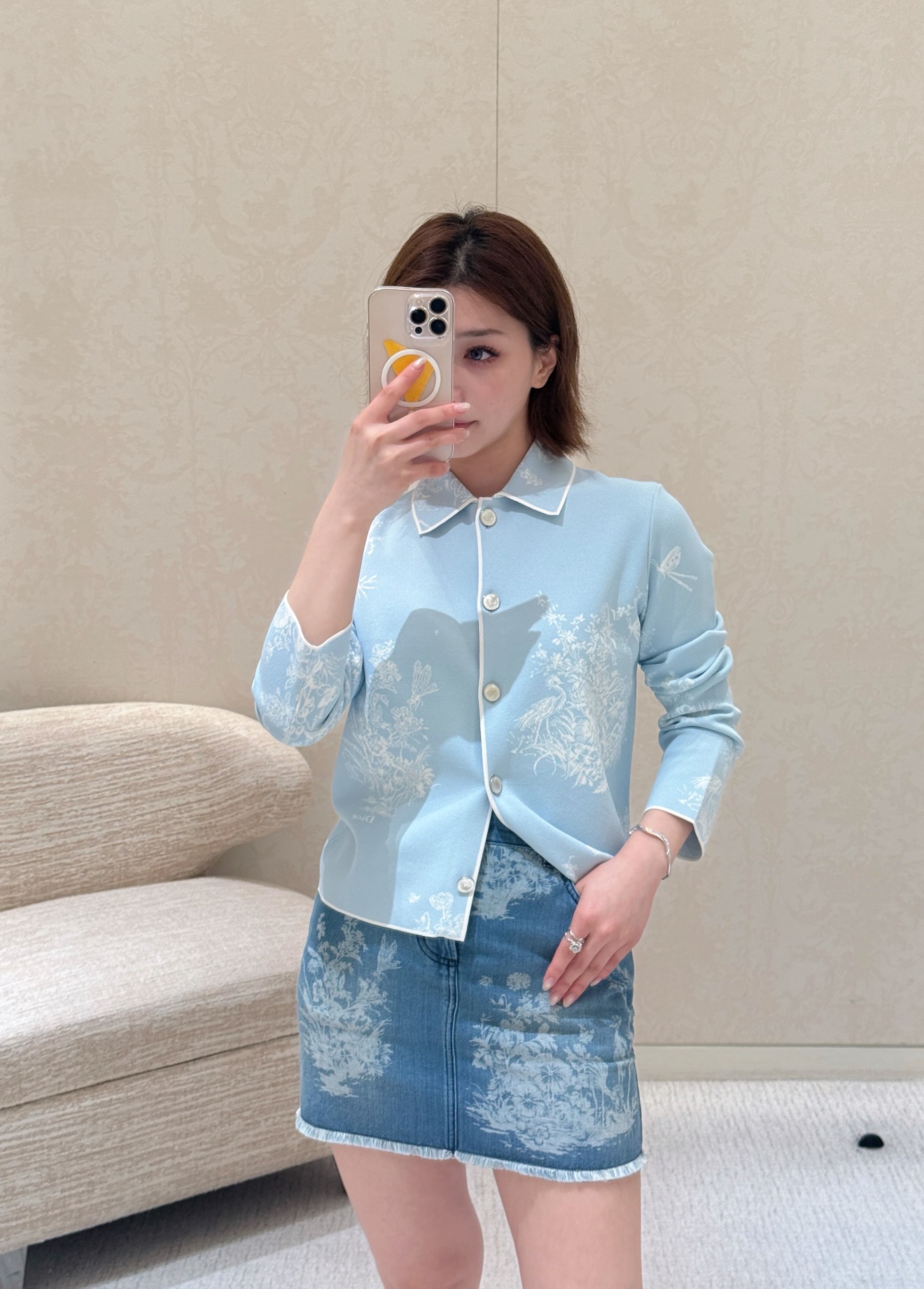 NO:929456,[Love] New style [Love]!  The latest D 26NEW floral print lapel buttoned knitted cardigan jacket. Size SML.,,jackets & coats,19860909[爱心]新款[爱心]！最新D 26NEW 花卉印花翻领纽扣针织开衫外套.尺码SML.,,jackets & coats,,Women's clothing