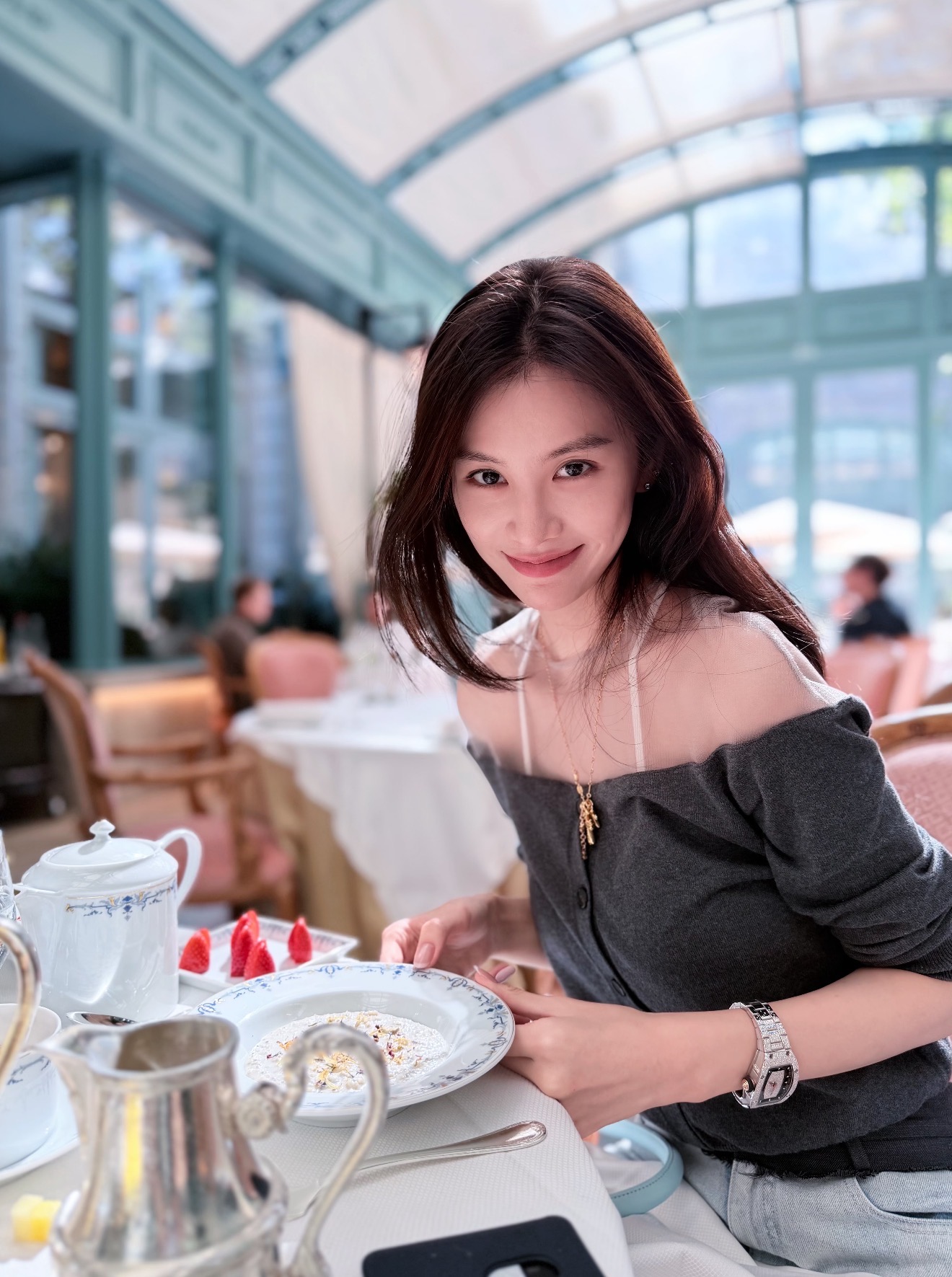 NO:931357,[Love] New style [Love]! The latest MM6 26NEW see-through mesh splicing long-sleeved knitted top. Size: SML.,,masion margiela,19860909[爱心]新款[爱心]!最新MM6 26NEW 透视网纱拼接长袖针织上衣.尺码:SML.,,masion margiela,,Women's clothing