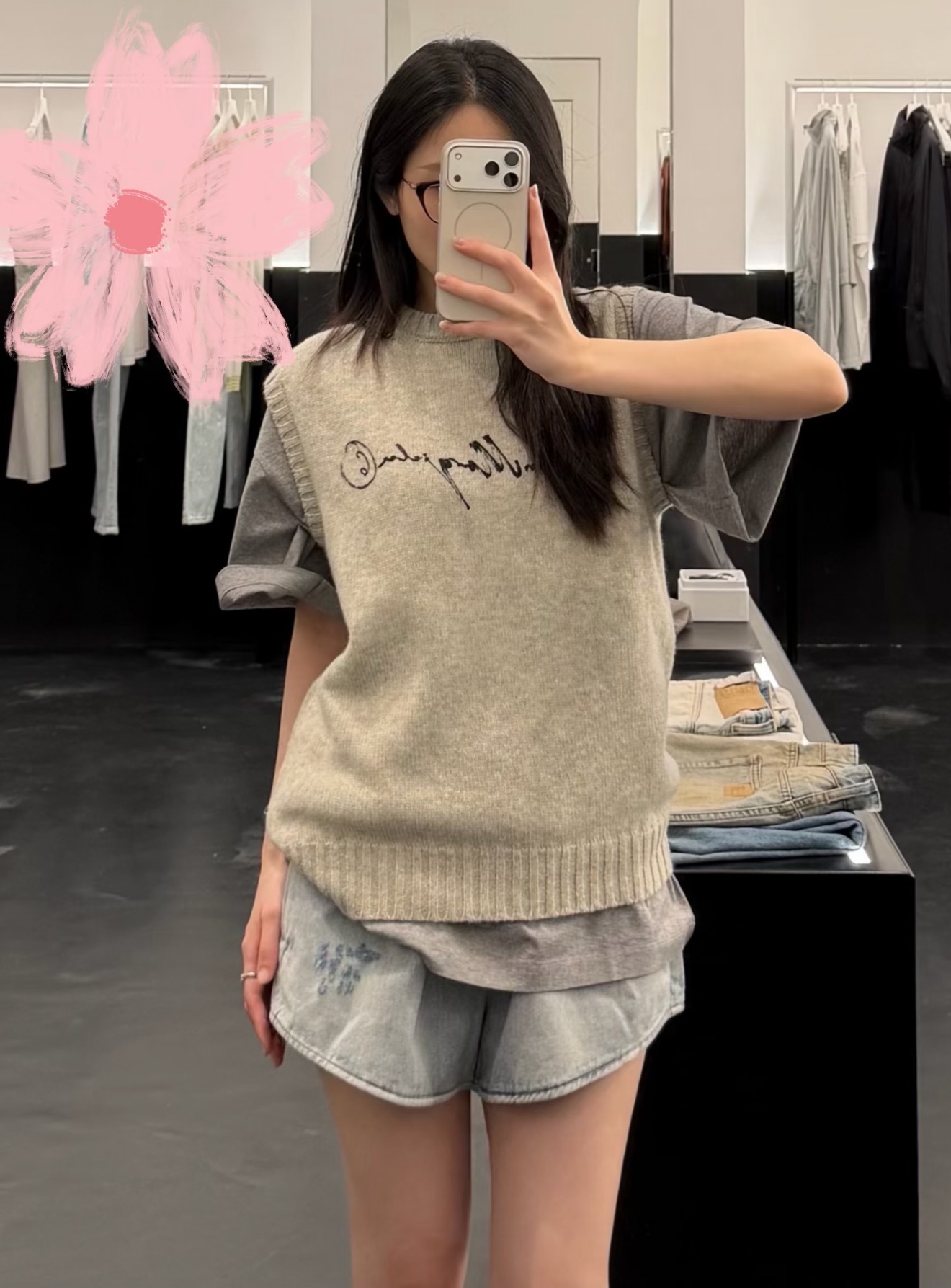 NO:931260,[Love] New style [Love]! The latest MM6 26NEW letter printed round neck knitted vest top. Size: SML.,,masion margiela,19860909[爱心]新款[爱心]!最新MM6 26NEW 字母印花圆领针织背心上衣.尺码:SML.,,masion margiela,,Women's clothing