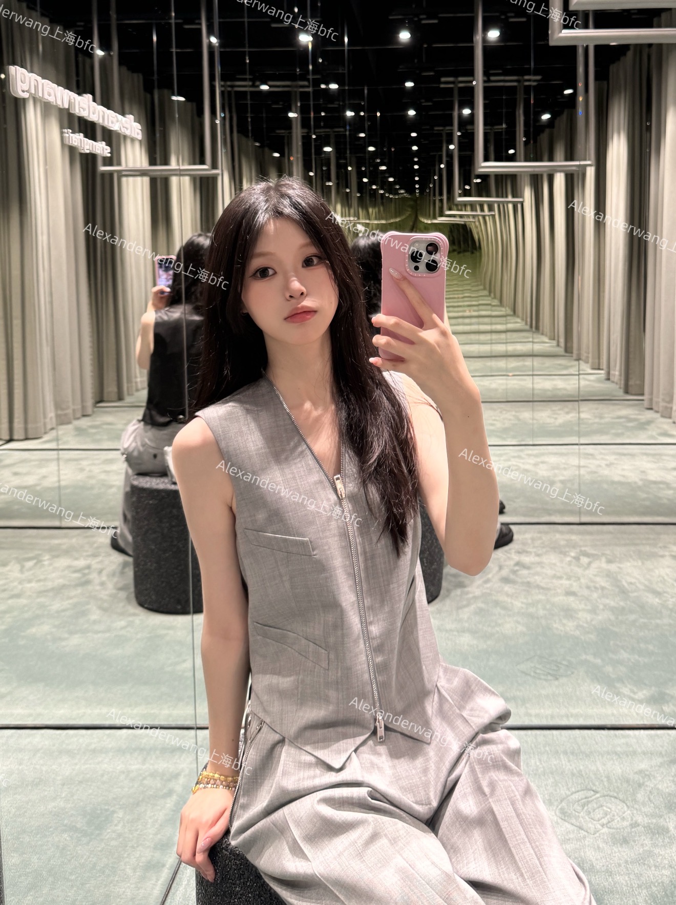 NO:932496,[Love] New style [Love]! The latest AW 26NEW design zipper double-sided color matching vest top. Size XS SML.,,19860909[爱心]新款[爱心]!最新AW 26NEW 设计感拉链双面拼色马甲上衣.尺码XS SML.,,,Women's clothing