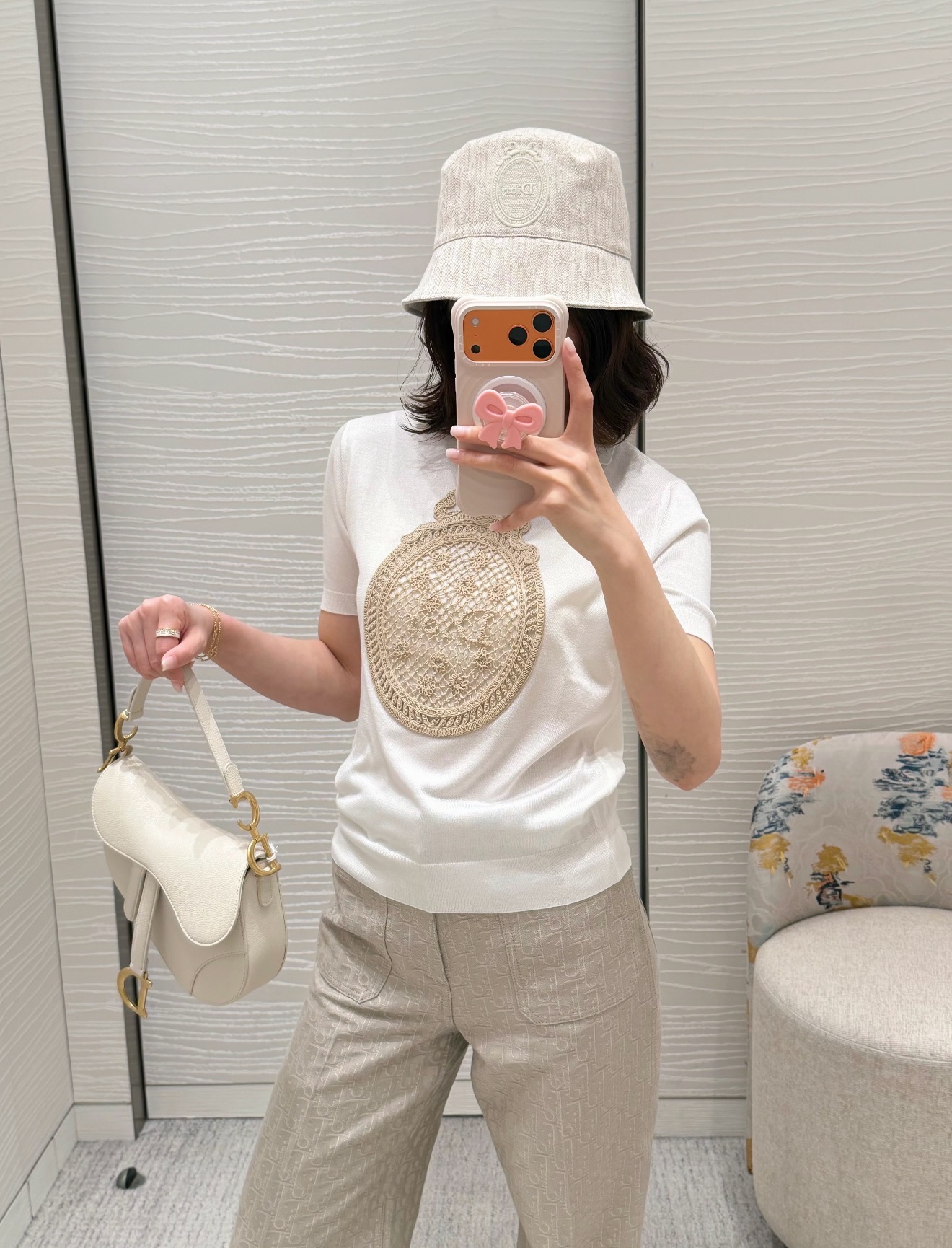 NO:933757,[Love] New style [Love]!  The latest D 26NEW woven pattern hollow lapel short-sleeved knitted top. Size SML.,,T-shirt,19860909[爱心]新款[爱心]！最新D 26NEW 编织图案镂空翻领短袖针织上衣.尺码SML.,,T-shirt,,Women's clothing