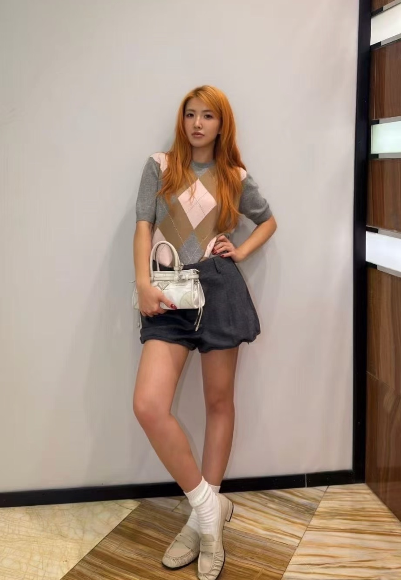NO:957148,[Love] New style [Love]!  The latest PR 26NEW retro color-blocked rhombus knitted short-sleeved top. Size SML.,,T-shirt,19860909[爱心]新款[爱心]！最新PR 26NEW 复古拼色菱格纹针织短袖上衣 .尺码SML.,,T-shirt,,Women's clothing