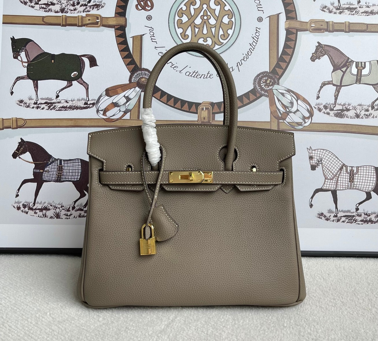 هيرميس Hermes Birkin جودة المرآة
 حقيبة حقيبة يد الفيل الرمادي غراي بلاتينيوم أبيض . الذهب الأجهزة جلد البقر