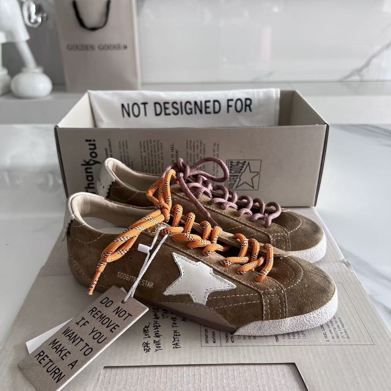 NO:544711,Couple style true star small dirty shoes #The top purchasing version of the whole network is popular. The upper is original customized beef velvet (the essence of old making) original inner pad, original open mold soft latex insole... irregularly hand-polished torn upper, even the soles are polished and worn~~ Standard size 35-45 [Female 40.41/Men 45 Custom], casual shoes/sports shoes, sneakers19860909情侣款true star小脏鞋 #全网火爆顶级代购版本 鞋面原版定制牛反绒（做旧精髓所在）原版里垫,原版开模柔软乳胶鞋垫… 不规则手工打磨做破鞋面,就连鞋底也是打磨做旧的~~ 标准码35—45 [女40.41/男45定做],休闲鞋/运动鞋,sneakers,Women's Shoes