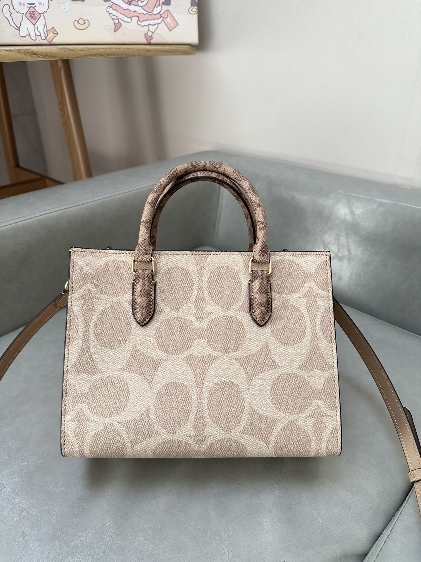 Coach ～纯原Coach蔻驰 CY676 Maggie系列 代购级最新款托特包 老花料搭配牛皮材质
