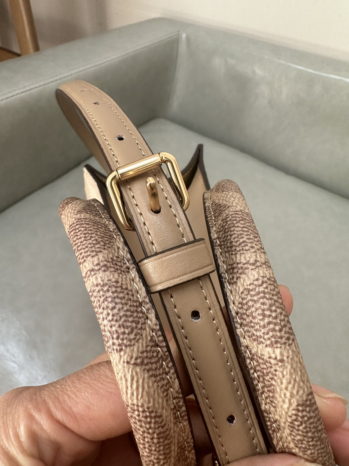 Coach ～纯原Coach蔻驰 CY676 Maggie系列 代购级最新款托特包 老花料搭配牛皮材质