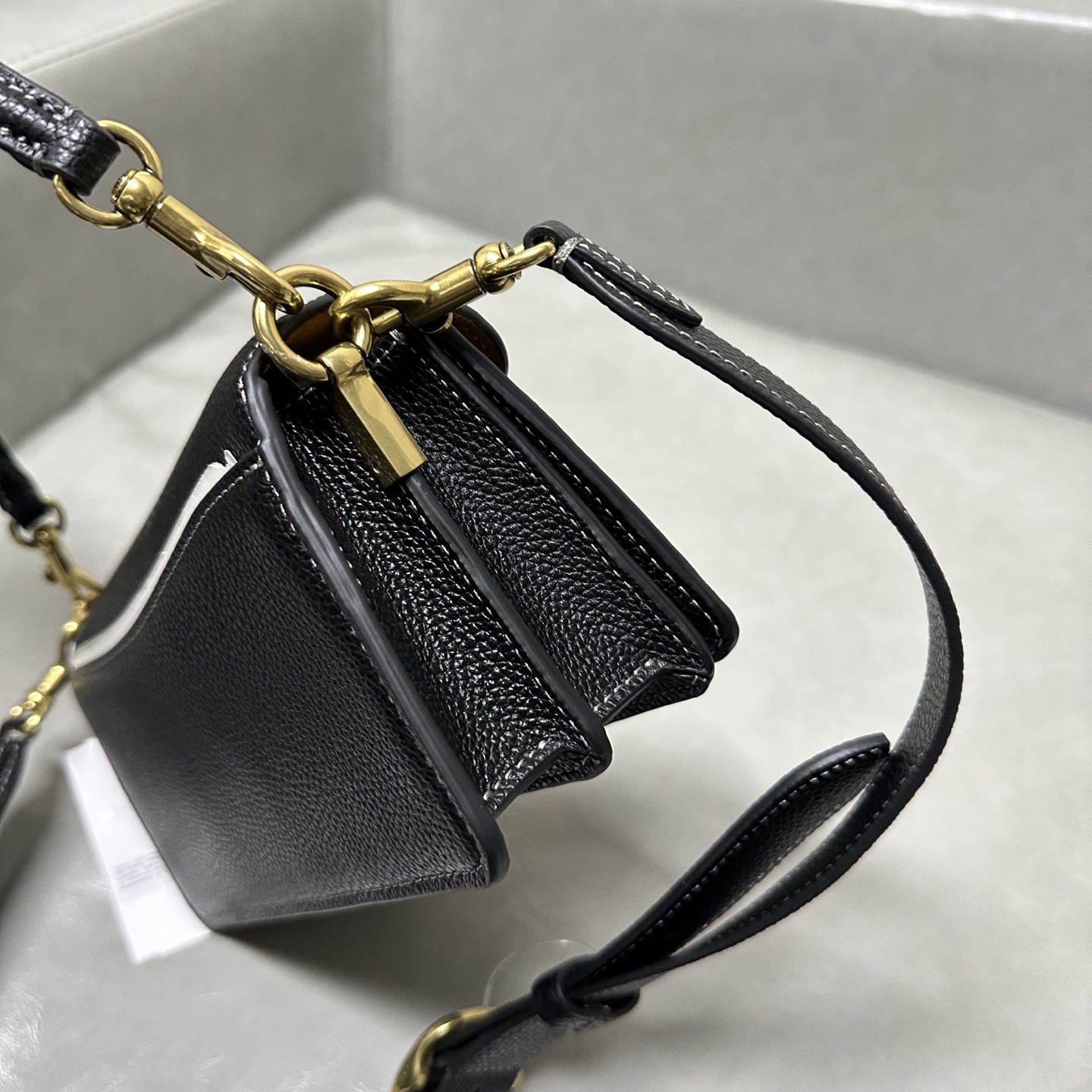 Coach 纯 Coach蔻驰 CM546 tabby20系列风琴新酒神包腋下单肩包 头层牛皮材质