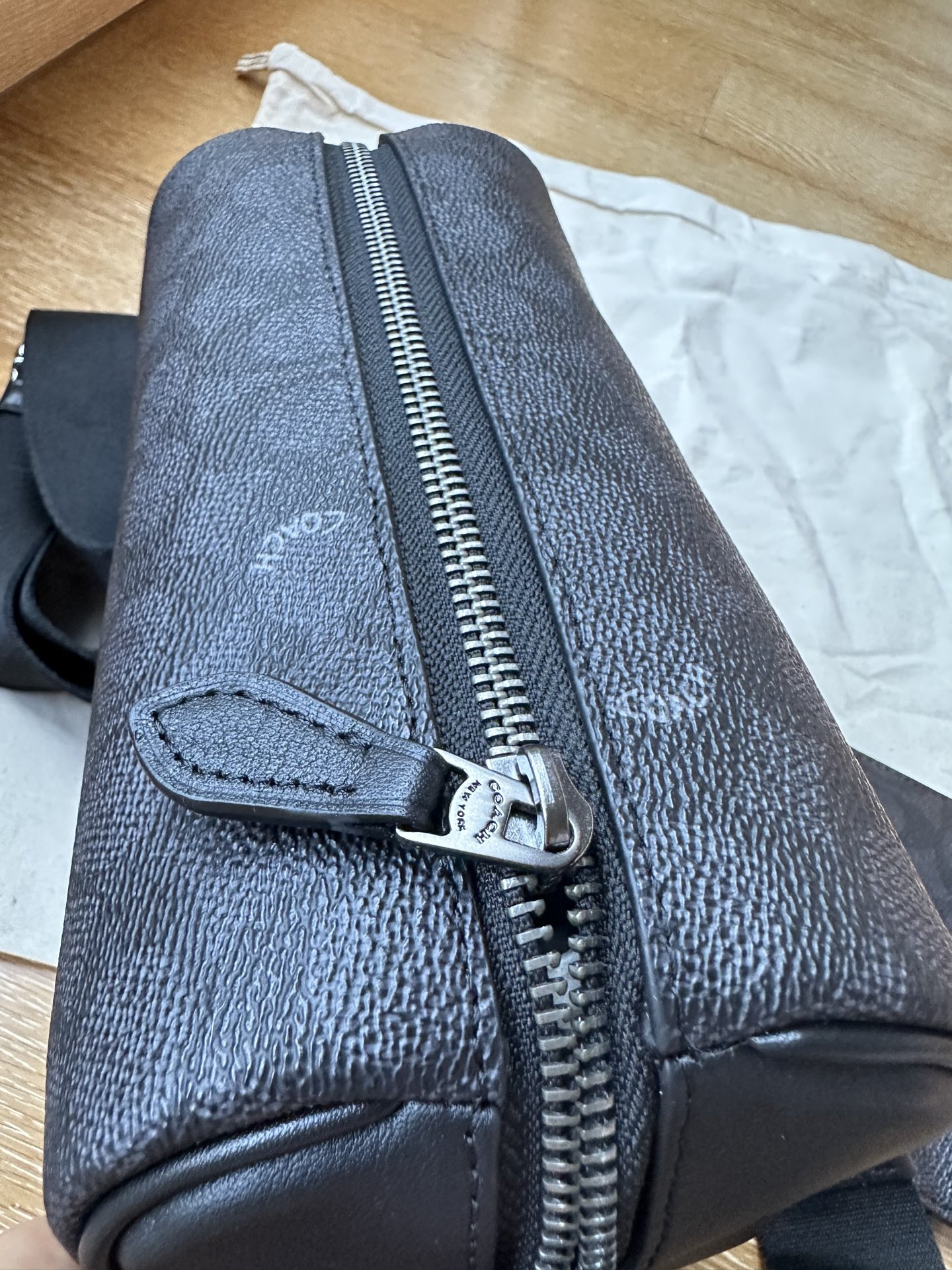 Coach 纯 Coach蔻驰 CV762 AXEL系列二合一 相机包斜挎包邮差包 头层牛皮配新版暗标徽章PVC老花料材质