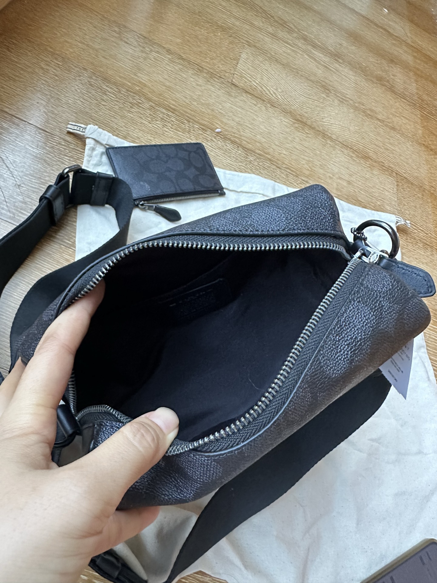 Coach 纯 Coach蔻驰 CV762 AXEL系列二合一 相机包斜挎包邮差包 头层牛皮配新版暗标徽章PVC老花料材质
