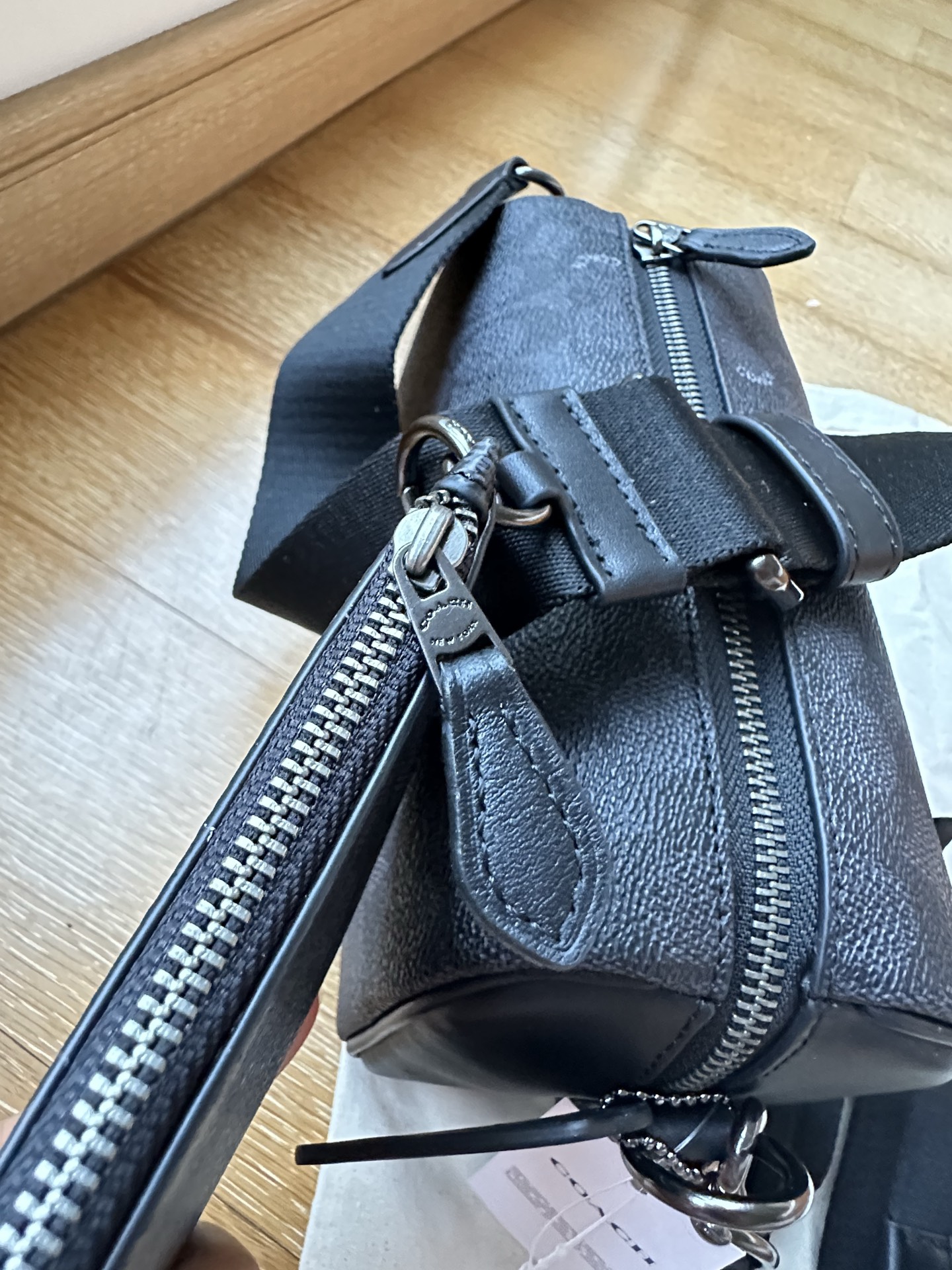 Coach 纯 Coach蔻驰 CV762 AXEL系列二合一 相机包斜挎包邮差包 头层牛皮配新版暗标徽章PVC老花料材质
