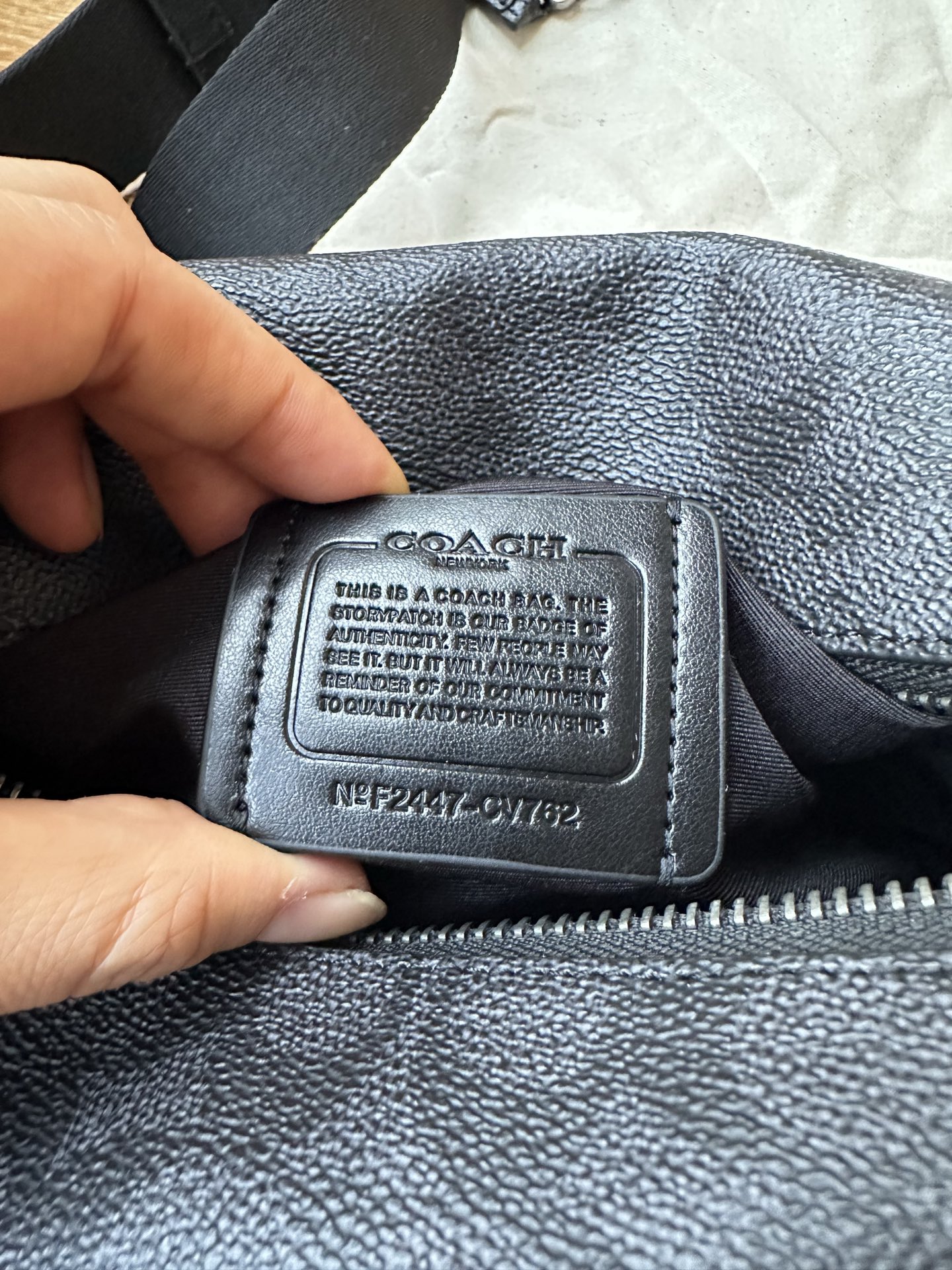 Coach 纯 Coach蔻驰 CV762 AXEL系列二合一 相机包斜挎包邮差包 头层牛皮配新版暗标徽章PVC老花料材质