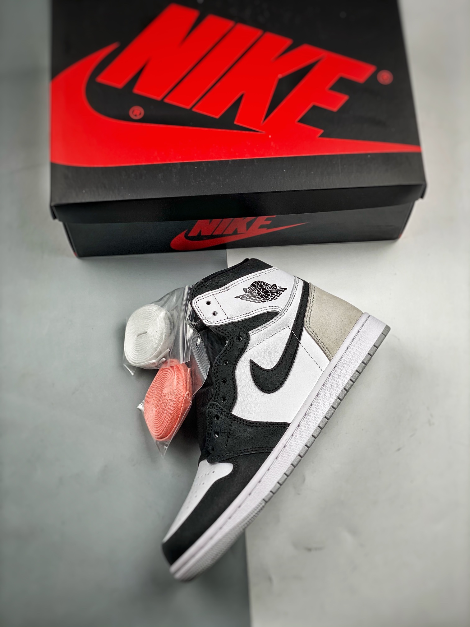 AJ1黑灰脚趾尺码40-47.5总裁S2版出品-AirJordan1RetroHighOG“Bleach