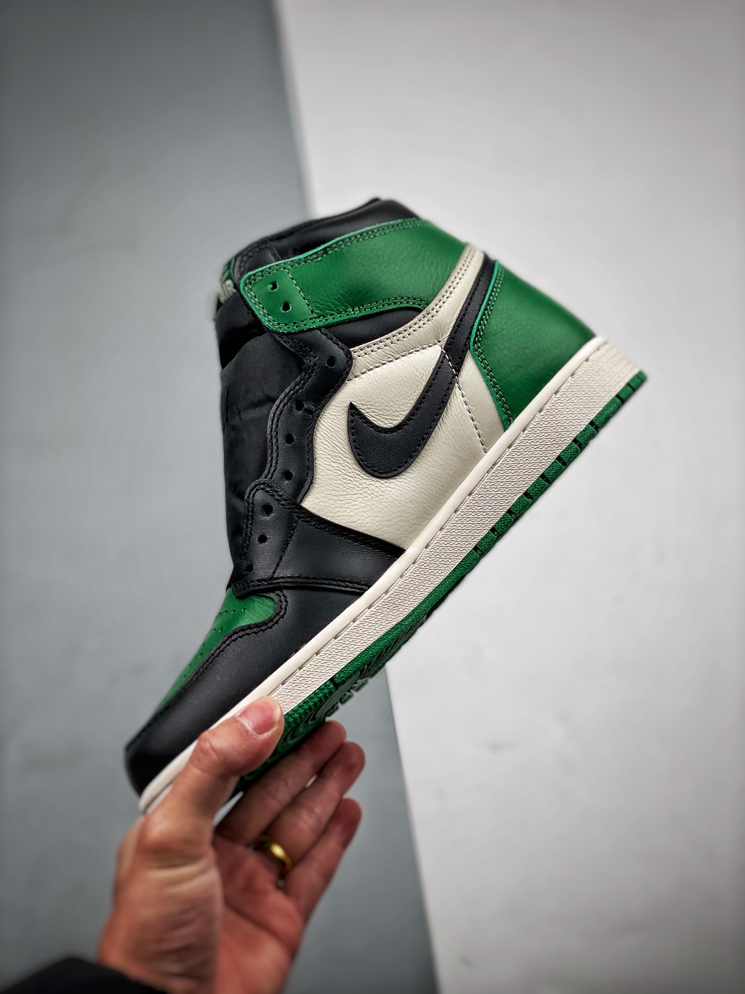 AJ1黑绿脚趾尺码40-47.5总裁S2版出品-AirJordan1RetroHighPineGreen