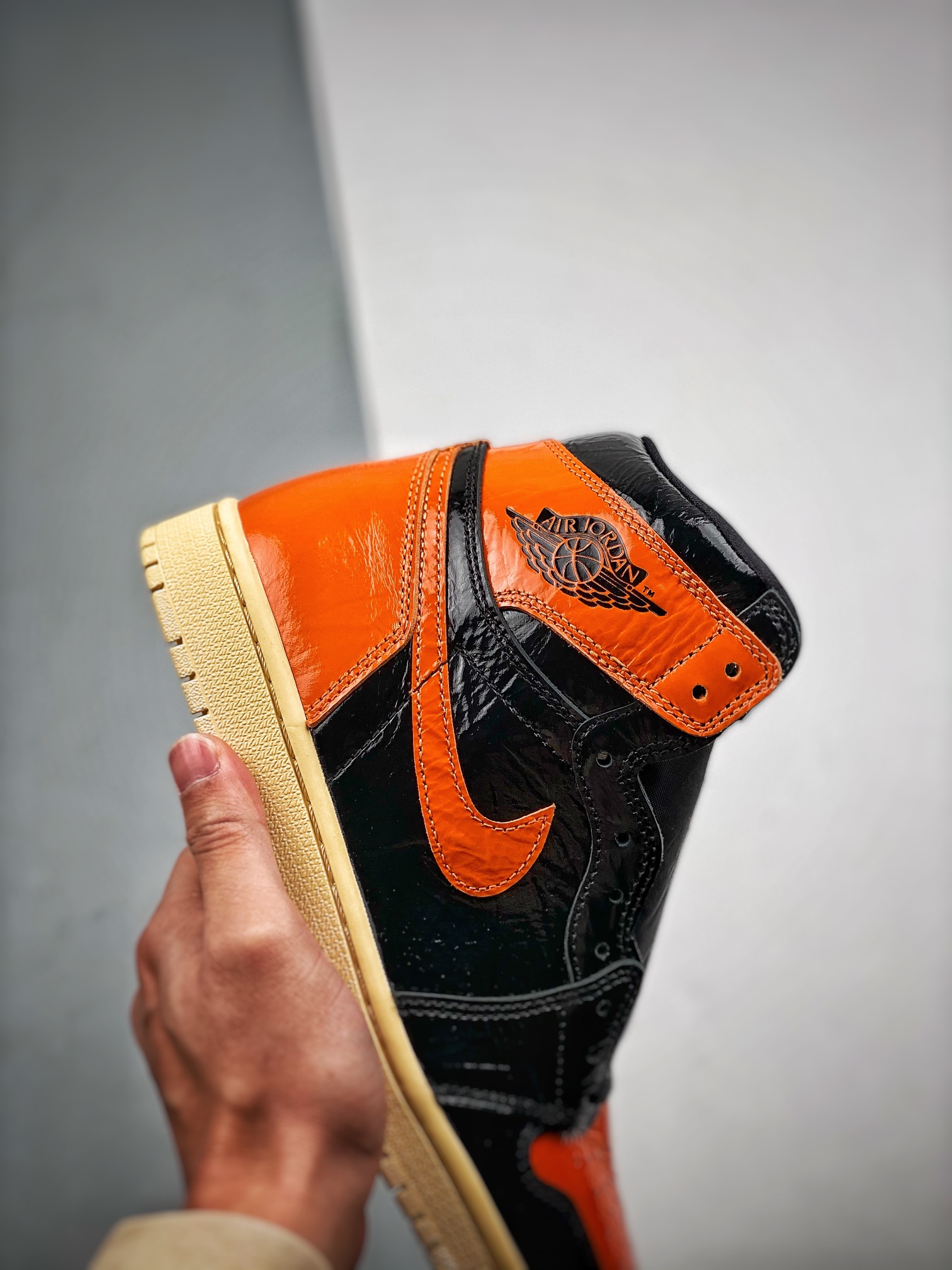 AJ1猪油尺码:40-47.5总裁S2版出品-AirJordanAJ1猪油扣碎555088-028