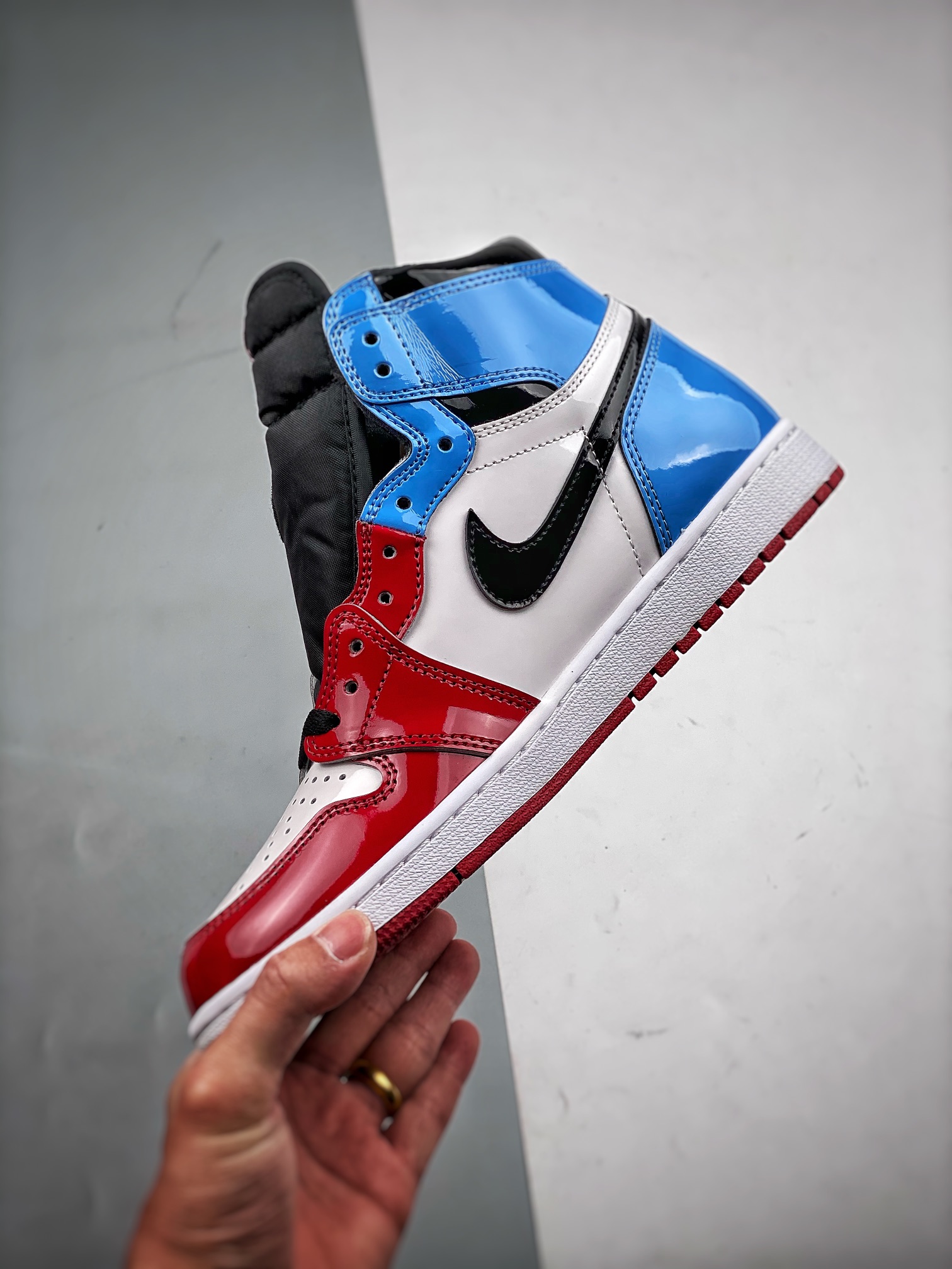 AJ1漆皮警灯尺码:36-47.5总裁S2版出品-AirJordanAJ1RetroHigh漆皮警灯CK