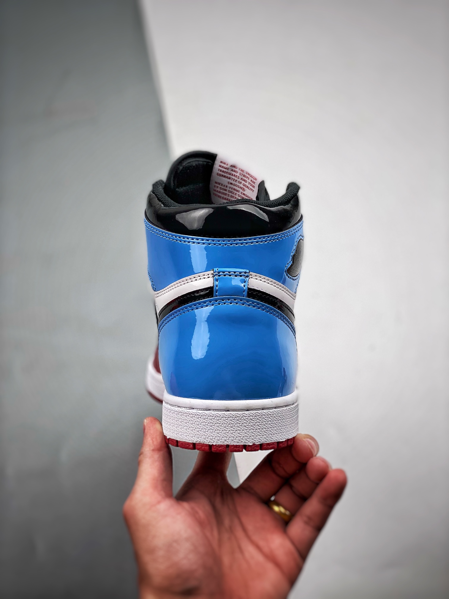 AJ1漆皮警灯尺码:36-47.5总裁S2版出品-AirJordanAJ1RetroHigh漆皮警灯CK