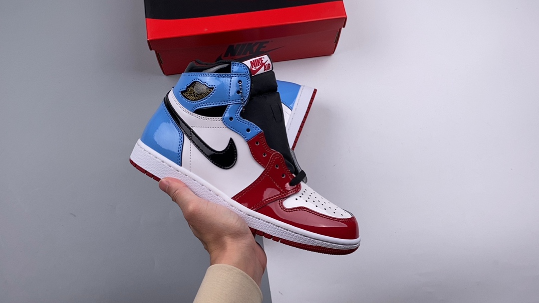 AJ1漆皮警灯尺码:36-47.5总裁S2版出品-AirJordanAJ1RetroHigh漆皮警灯CK