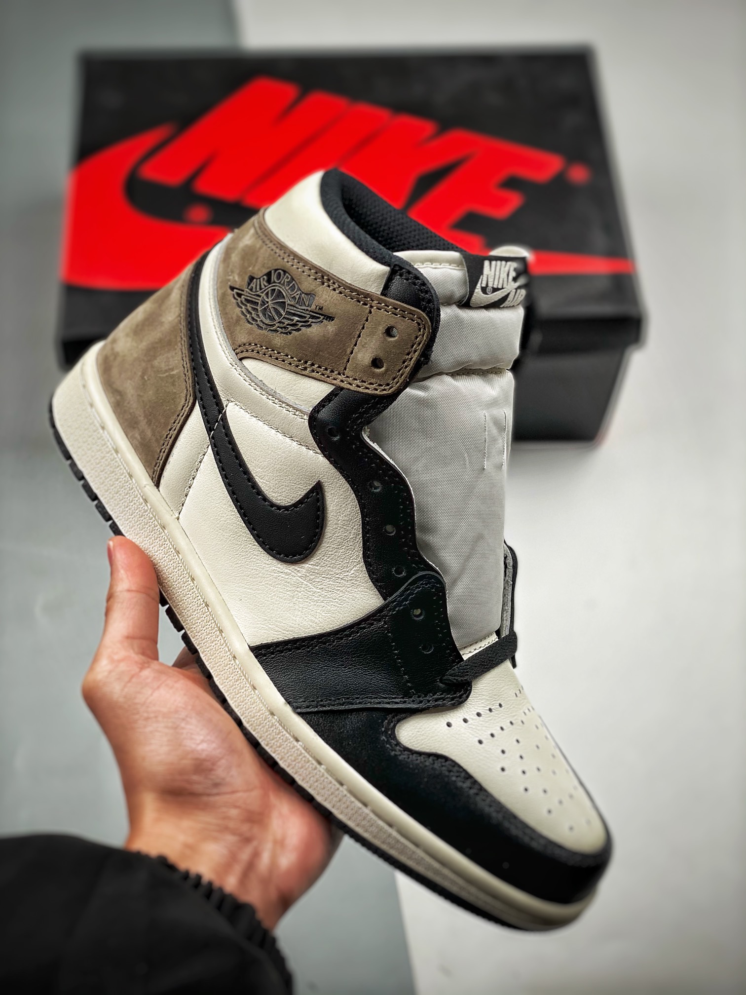 AJ1小倒钩尺码36-47.5S2版出品-AirJordan1DarkMochaAJ1小倒钩黑棕黑摩卡高