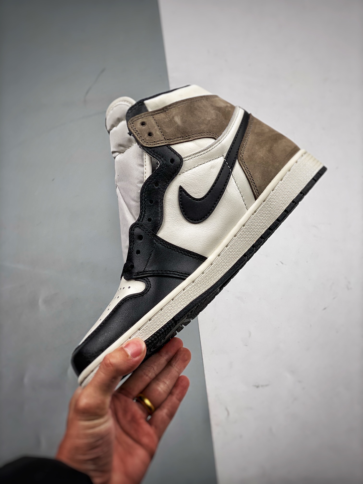 AJ1小倒钩尺码36-47.5S2版出品-AirJordan1DarkMochaAJ1小倒钩黑棕黑摩卡高