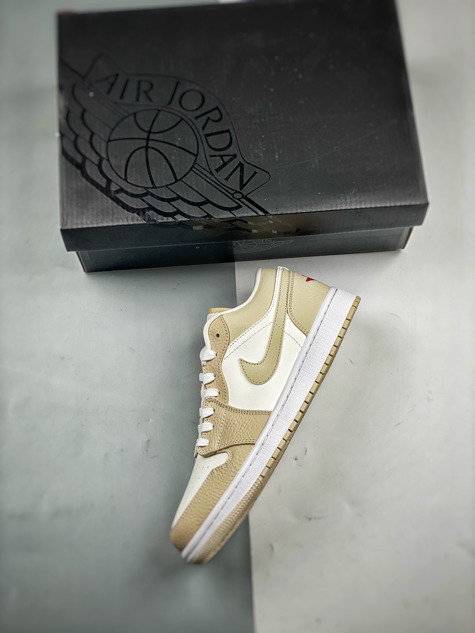 支持放店AirJordan1LowSE帆白黄大厂纯原生产线出品全新开发原鞋比对匹配率98%原楦原纸板开发