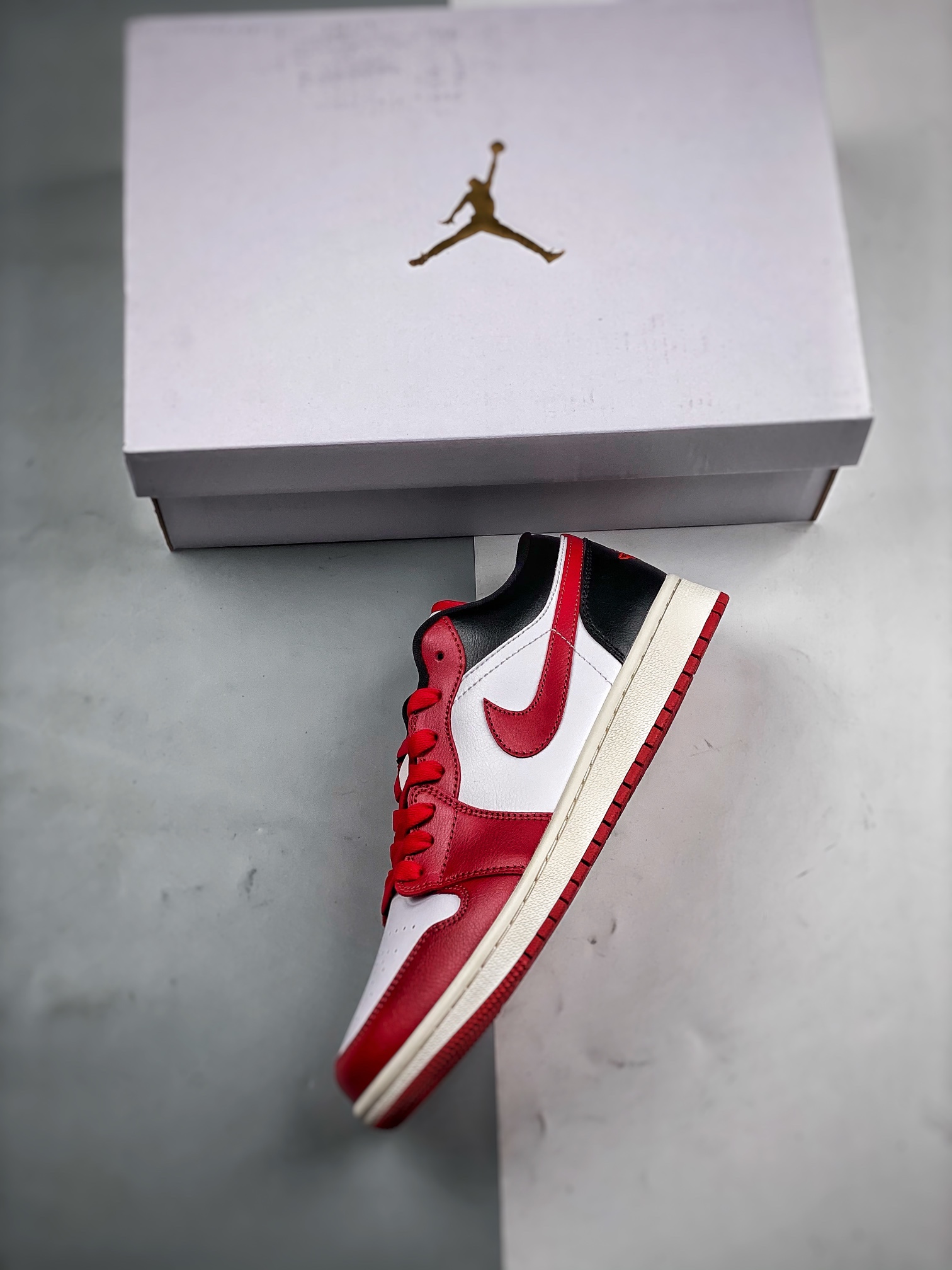 支持放店AirJordan1Low白红黑大厂纯原生产线出品全新开发原鞋比对匹配率98%原楦原纸板开发极致