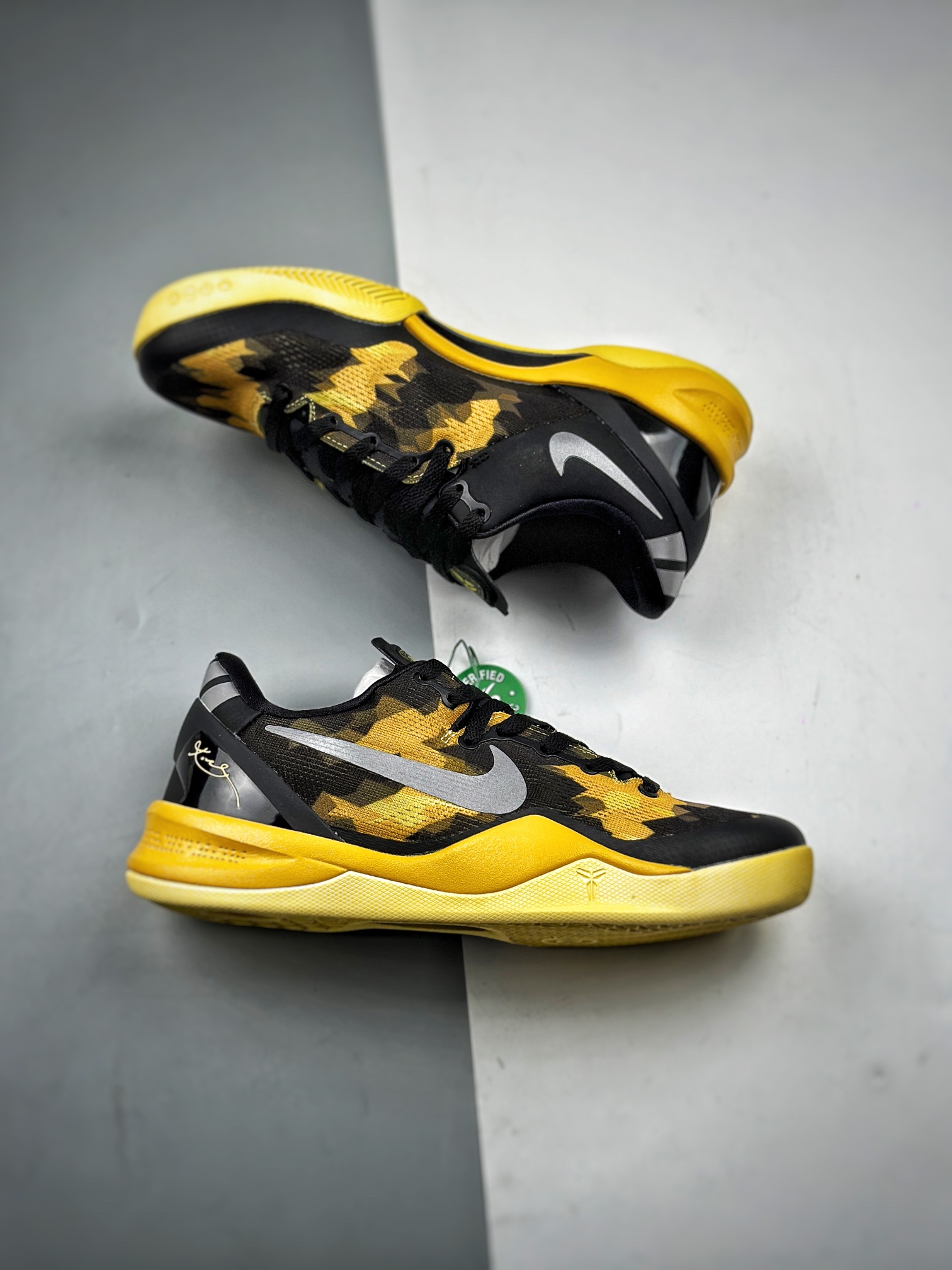 特价福利 Nike Kobe 8 黑黄 黑黄配色 S2纯原生产线 科比八代 #React科技鞋垫加持 实战配置直接拉满 特价福利 Nike Kobe 8 黑黄 黑黄配色 S2纯原生产线 科比八代 #React科技鞋垫加持 实战配置直接拉满