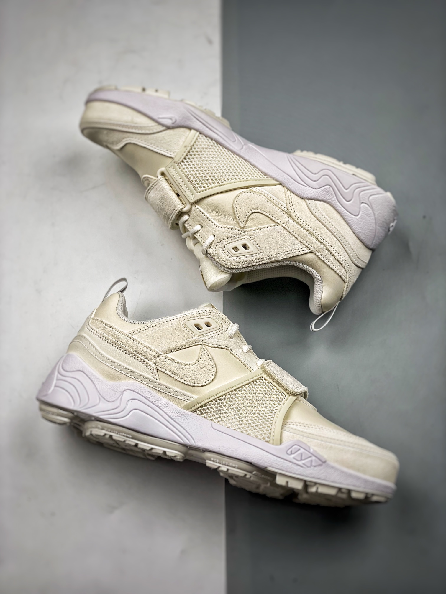 Travis Scott x Nike Shark-A-Don Low-Top Sneakers - Casual & Comfortable 8 i1727429492 7236 0